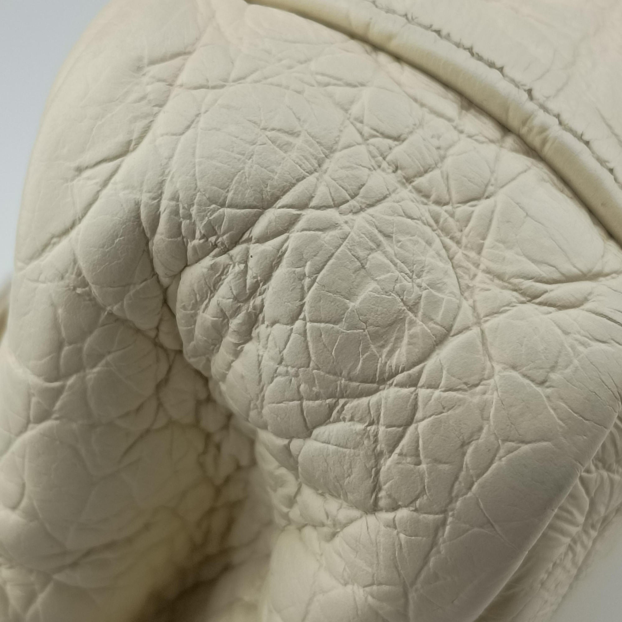 Pre-owned Yves Saint Laurent COLLEGE White Leather 428101 shoulderbag | stylenewstar