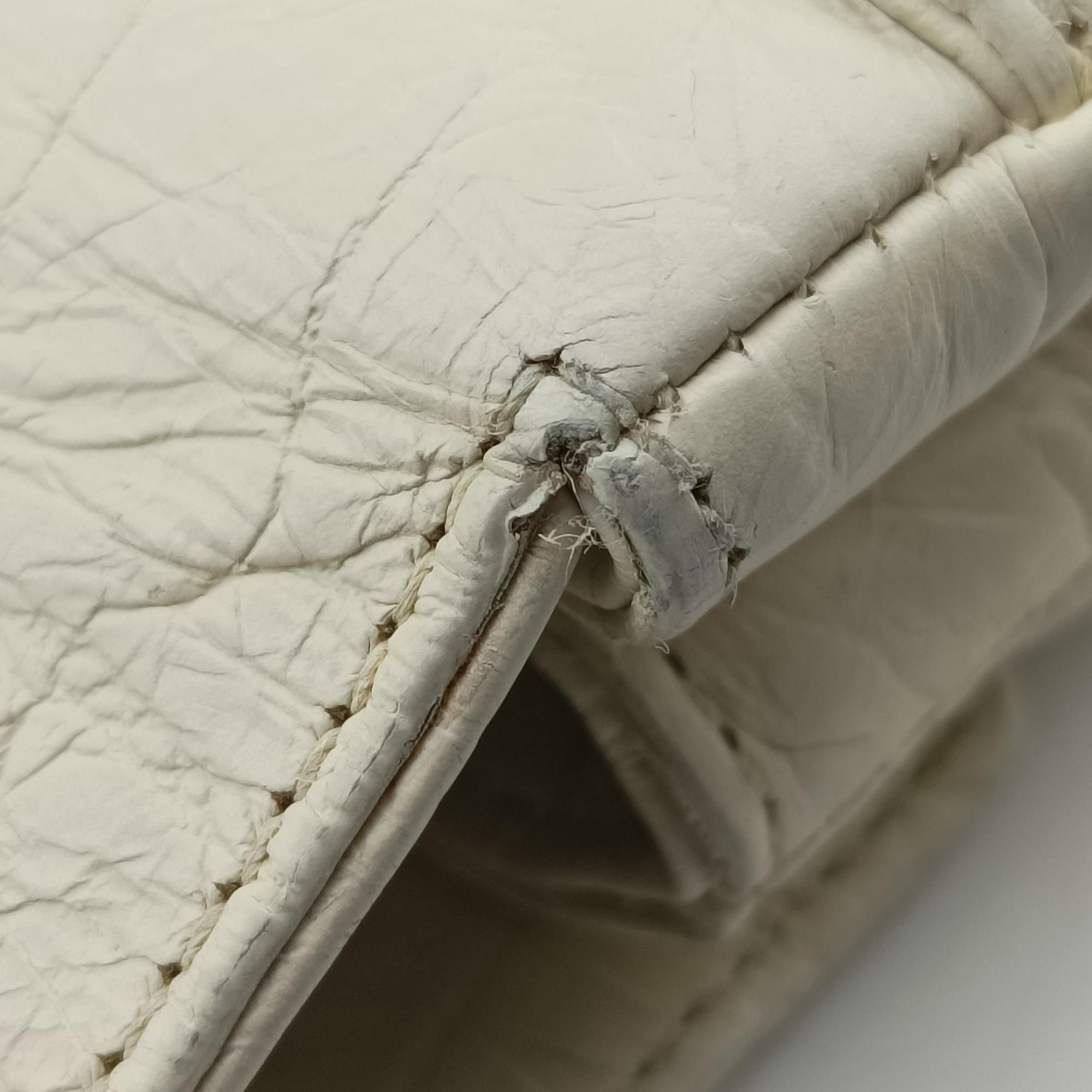 Pre-owned Yves Saint Laurent COLLEGE White Leather 428101 shoulderbag | stylenewstar