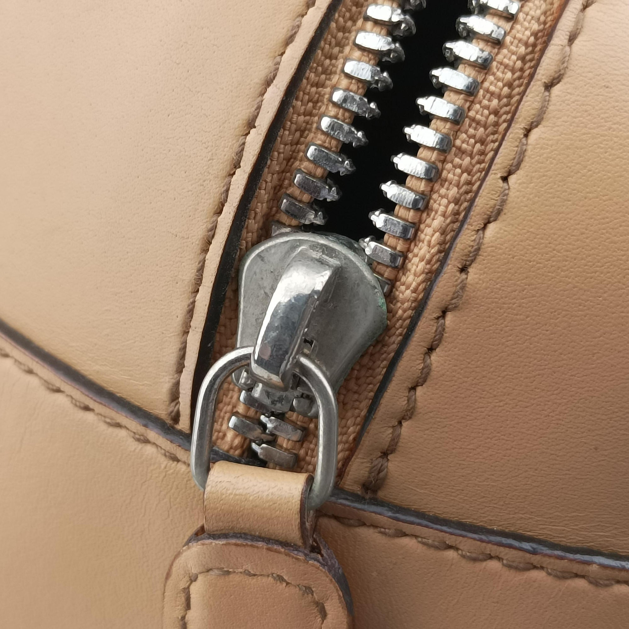 Pre-owned Ferragamo Gancini Camel Leather  handbag | stylenewstar