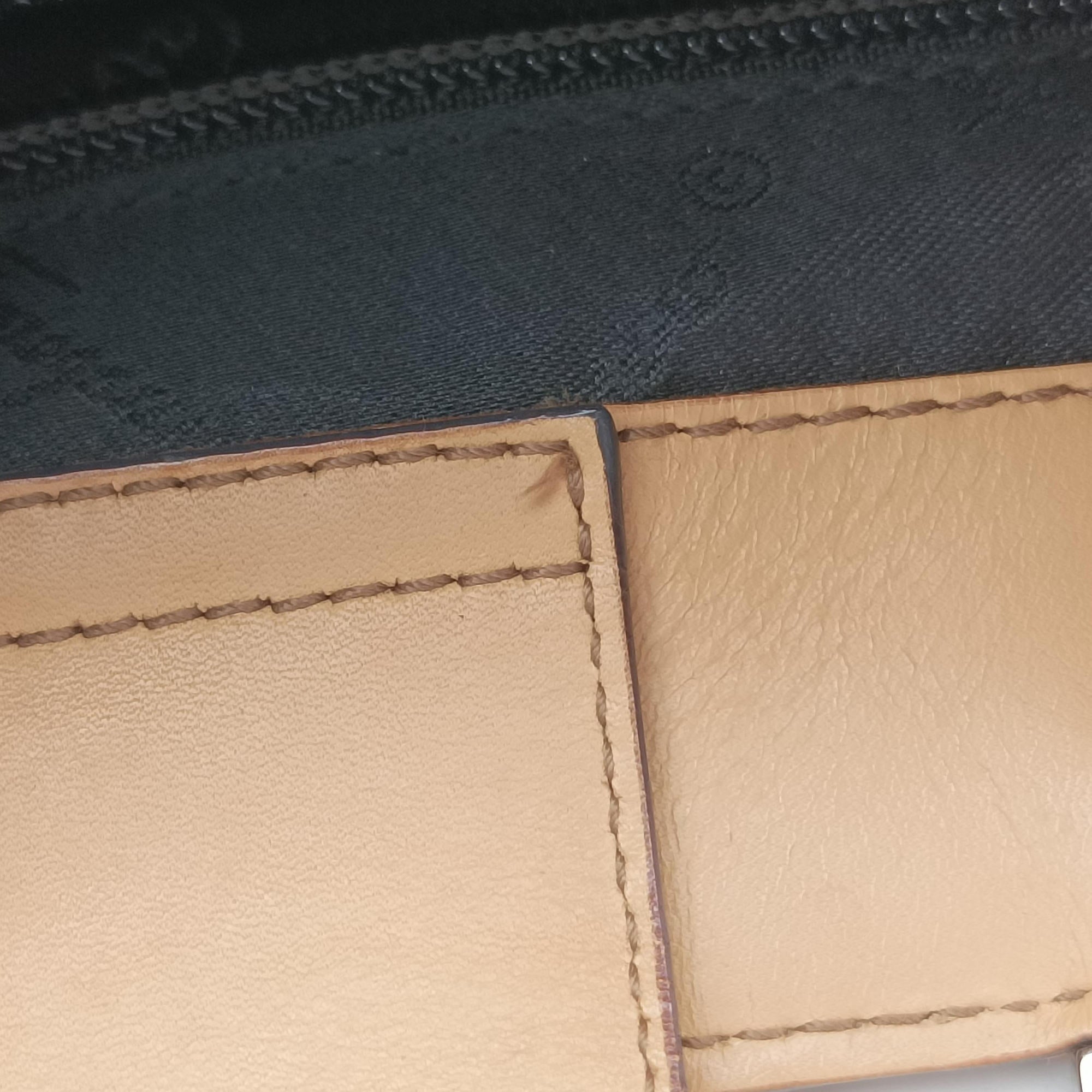 Pre-owned Ferragamo Gancini Camel Leather  handbag | stylenewstar
