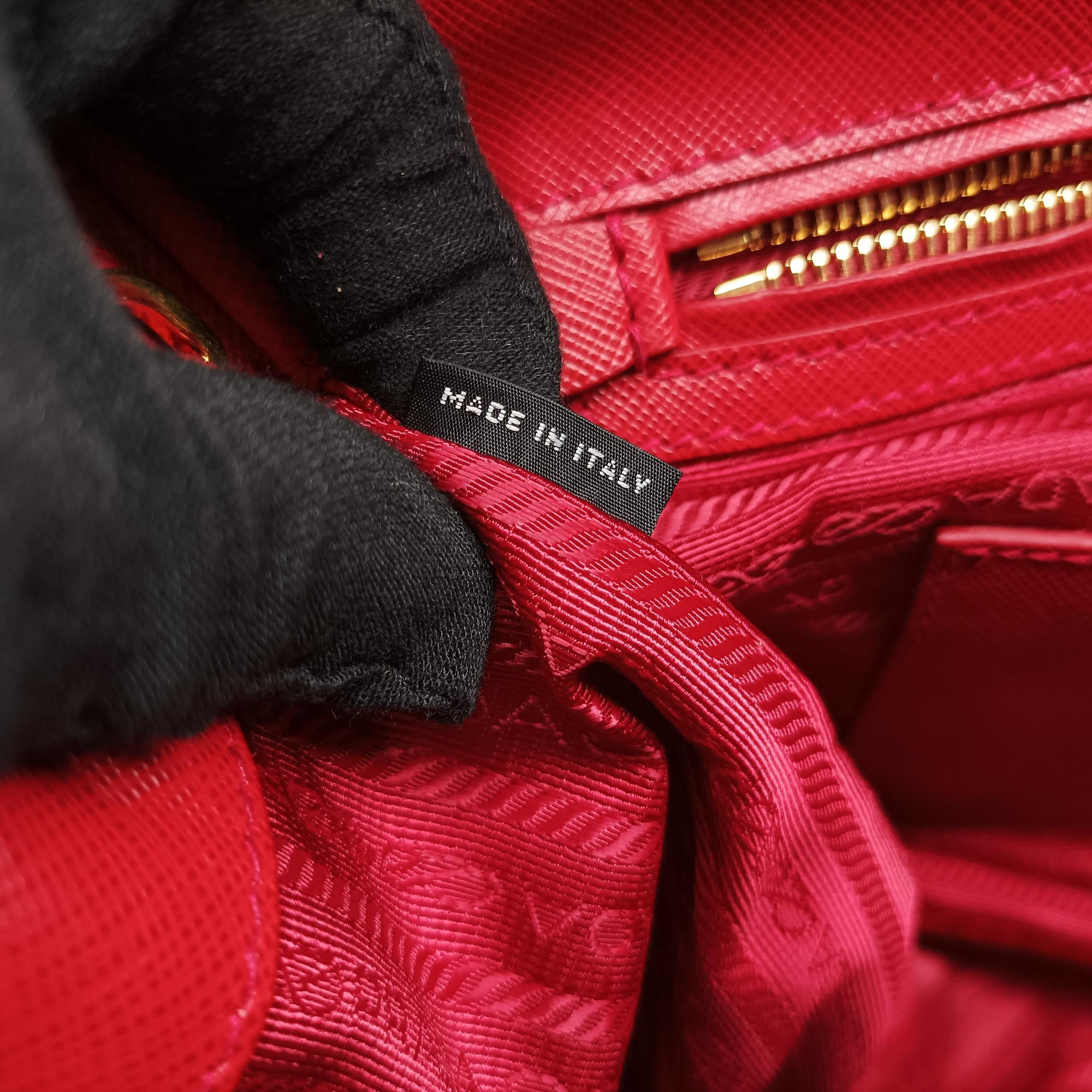 Pre-owned Prada Galleria Red SAFFIANO Leather BN1844 shoulderbag | stylenewstar