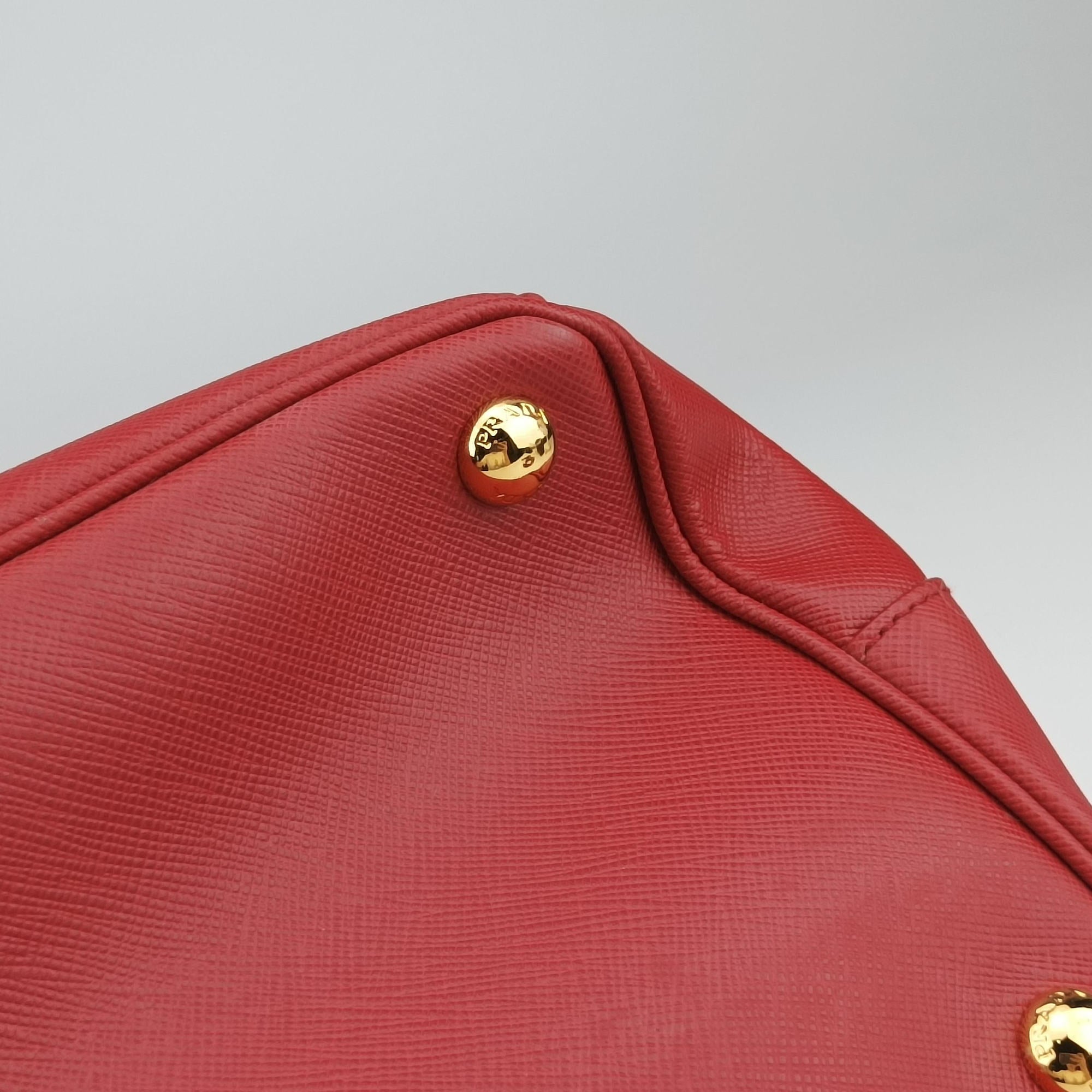 Pre-owned Prada Galleria Red SAFFIANO Leather BN1844 shoulderbag | stylenewstar