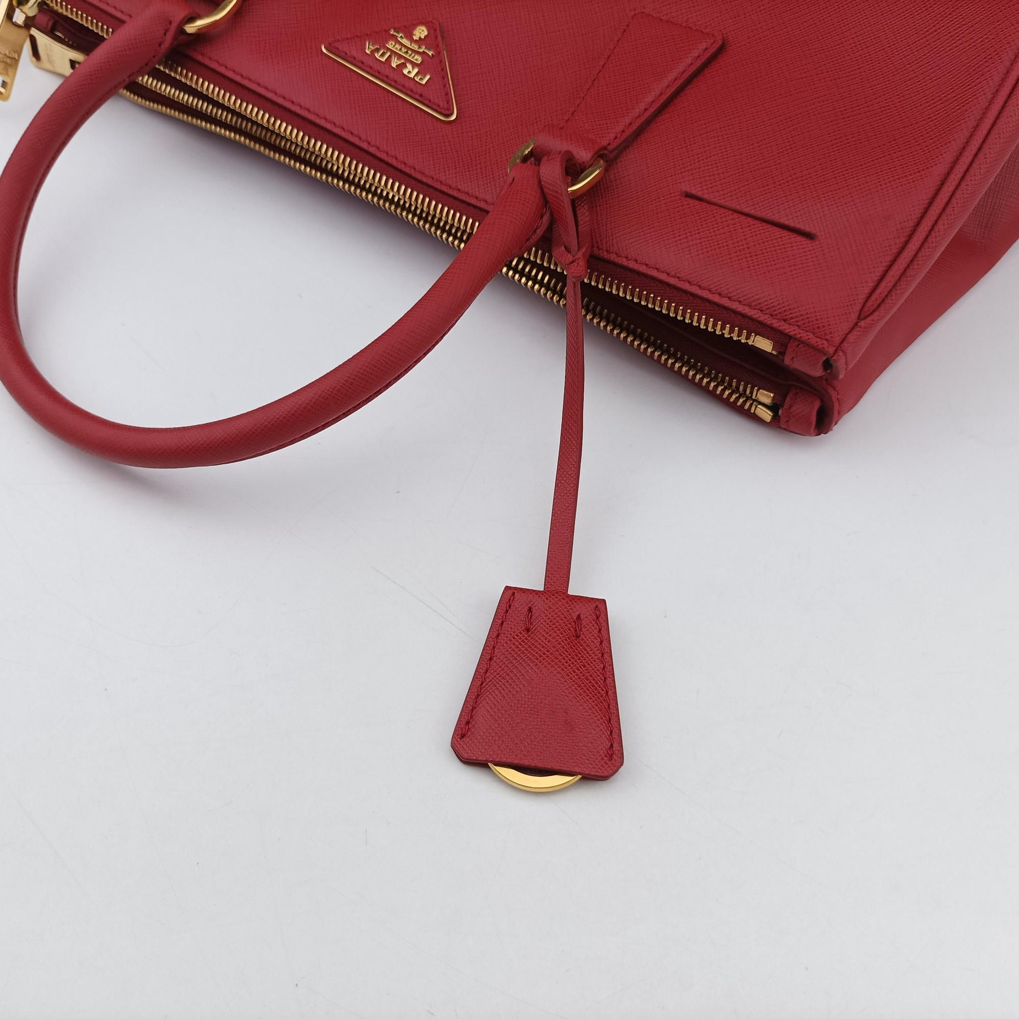 Pre-owned Prada Galleria Red SAFFIANO Leather BN1844 shoulderbag | stylenewstar