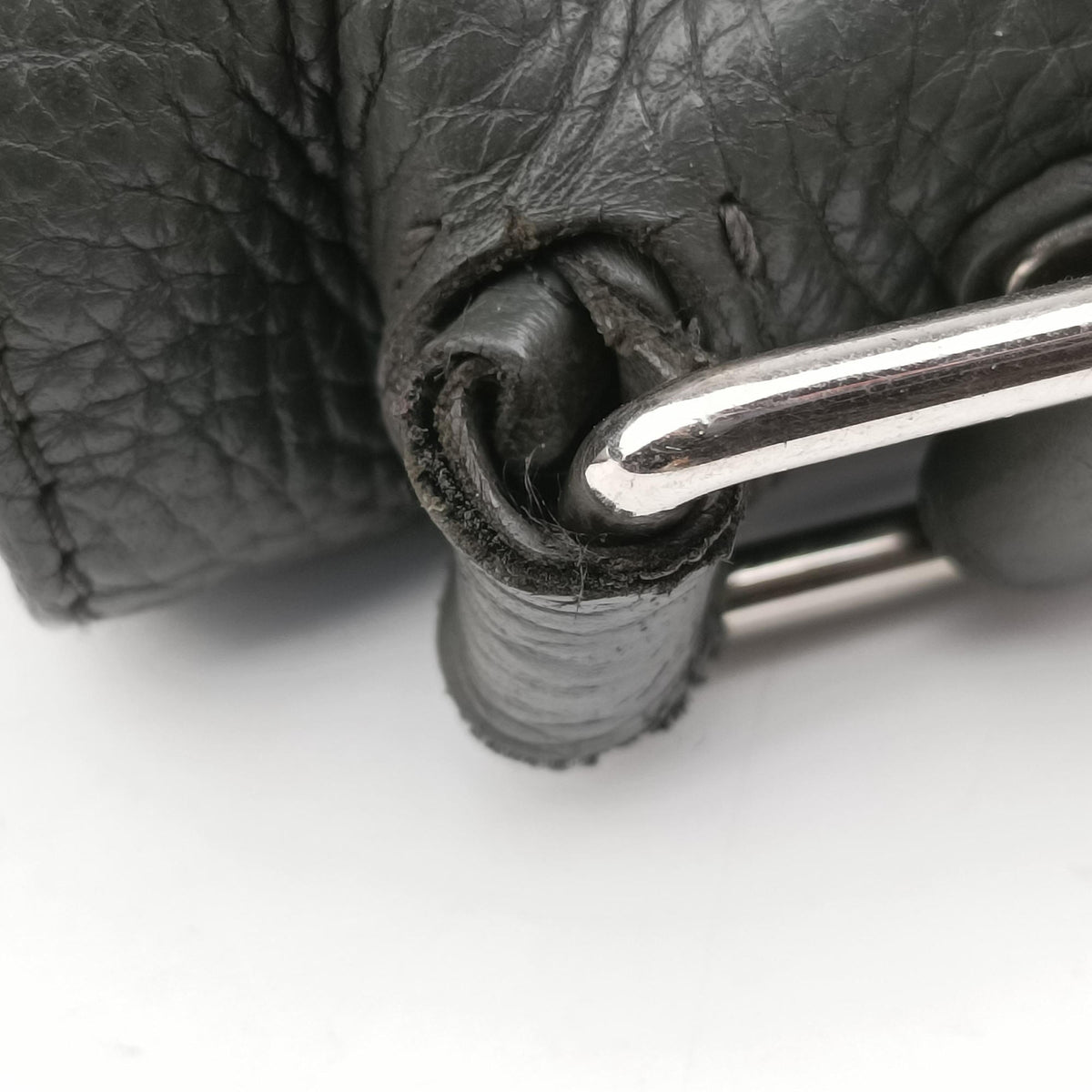 Pre-owned Louis Vuitton Marius Gray Taurillon Leather M54015 shoulderbag | stylenewstar