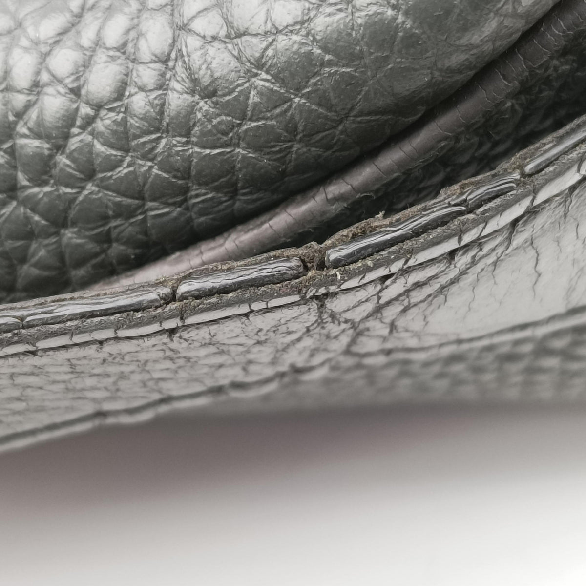 Pre-owned Louis Vuitton Marius Gray Taurillon Leather M54015 shoulderbag | stylenewstar