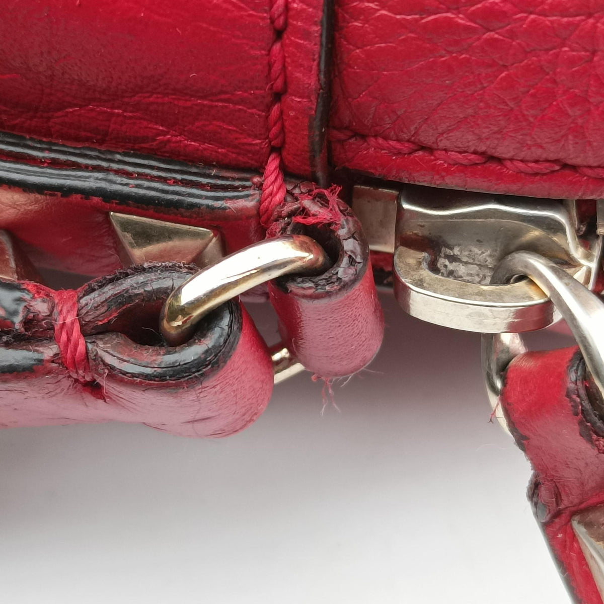 Pre-owned Valentino Rockstud Red Leather  shoulderbag | stylenewstar