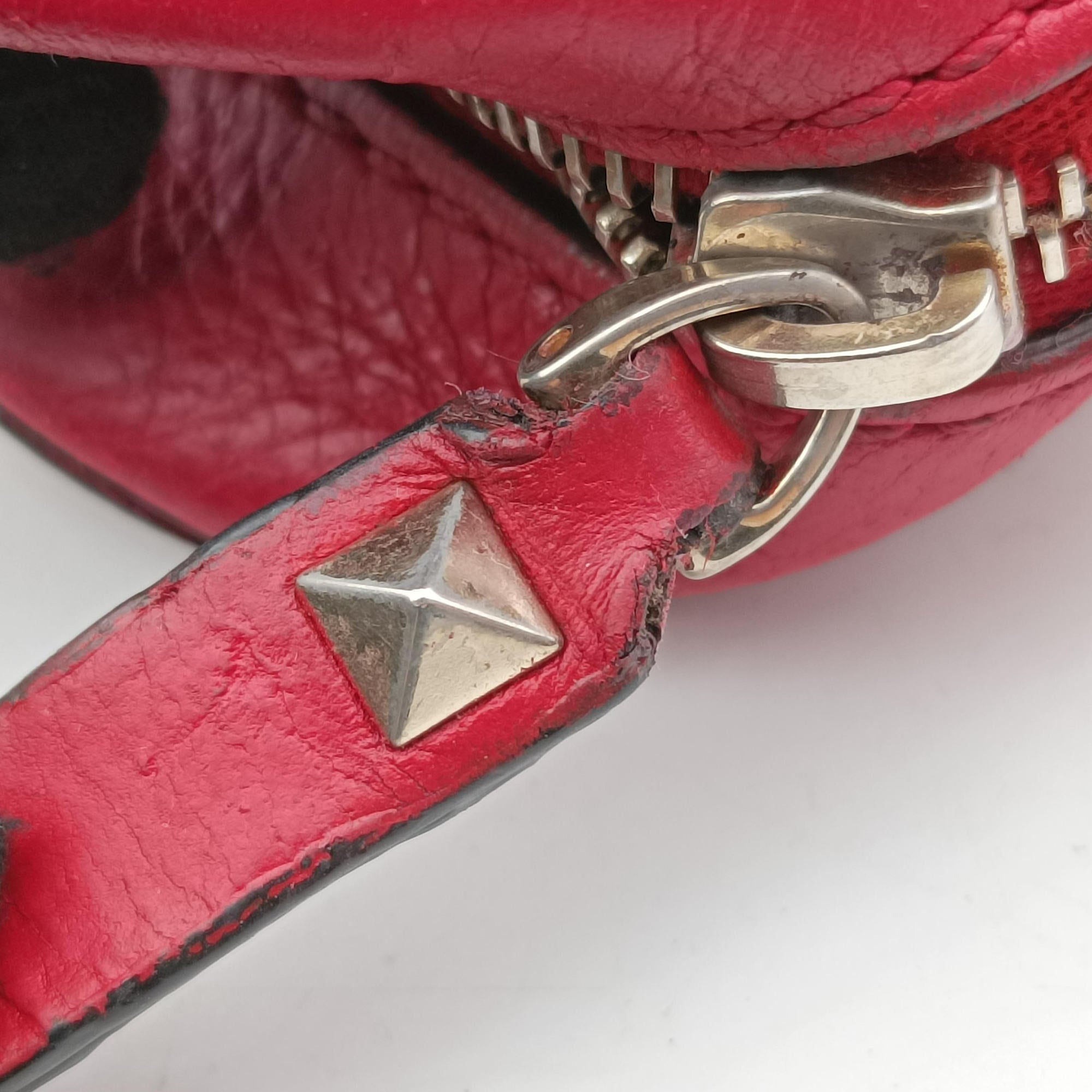 Pre-owned Valentino Rockstud Red Leather  shoulderbag | stylenewstar