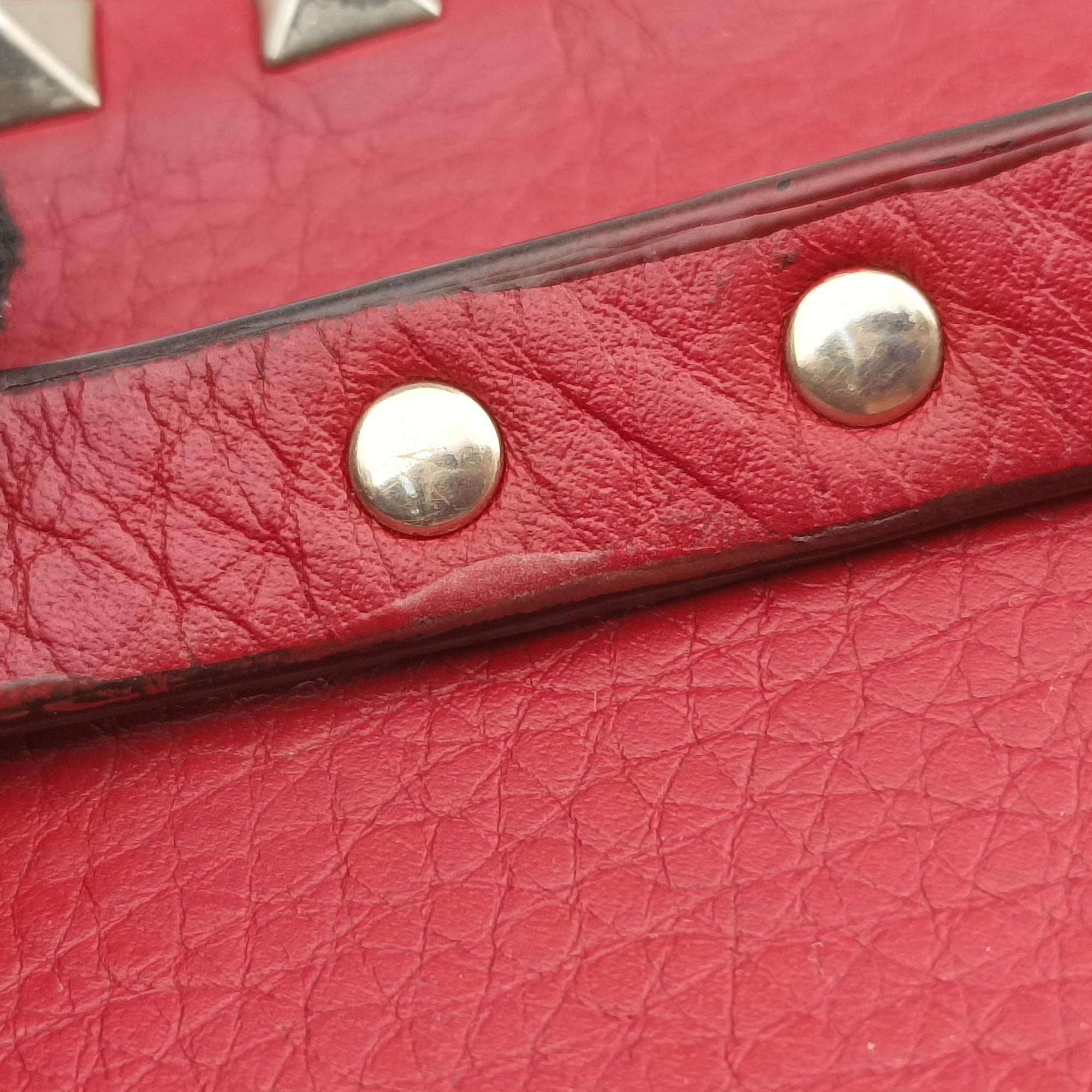 Pre-owned Valentino Rockstud Red Leather  shoulderbag | stylenewstar
