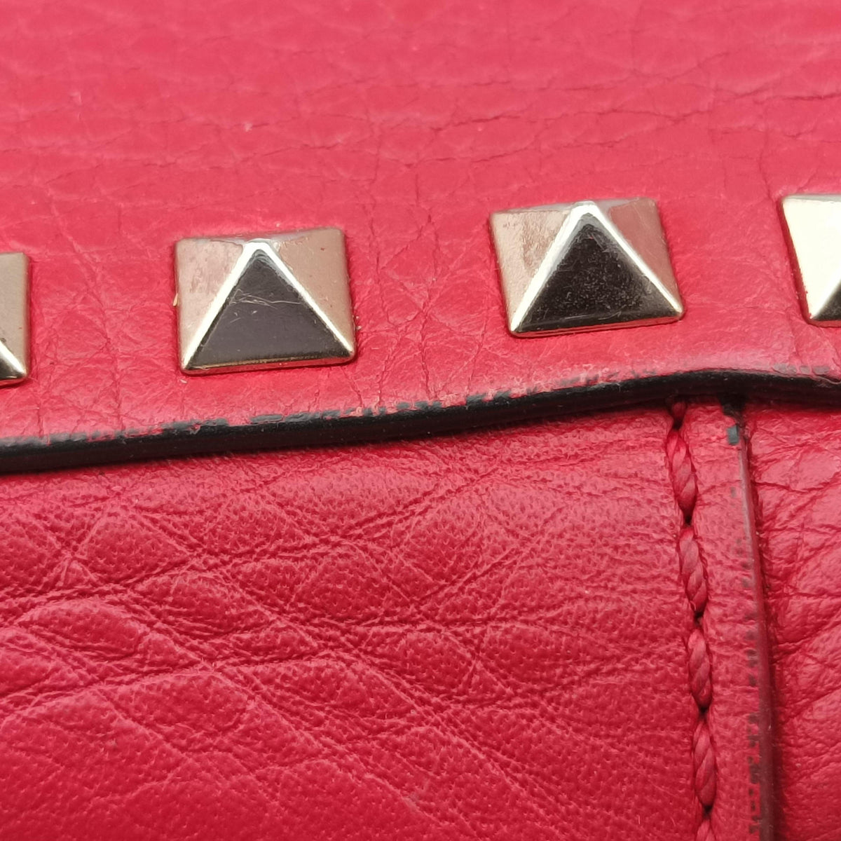 Pre-owned Valentino Rockstud Red Leather  shoulderbag | stylenewstar