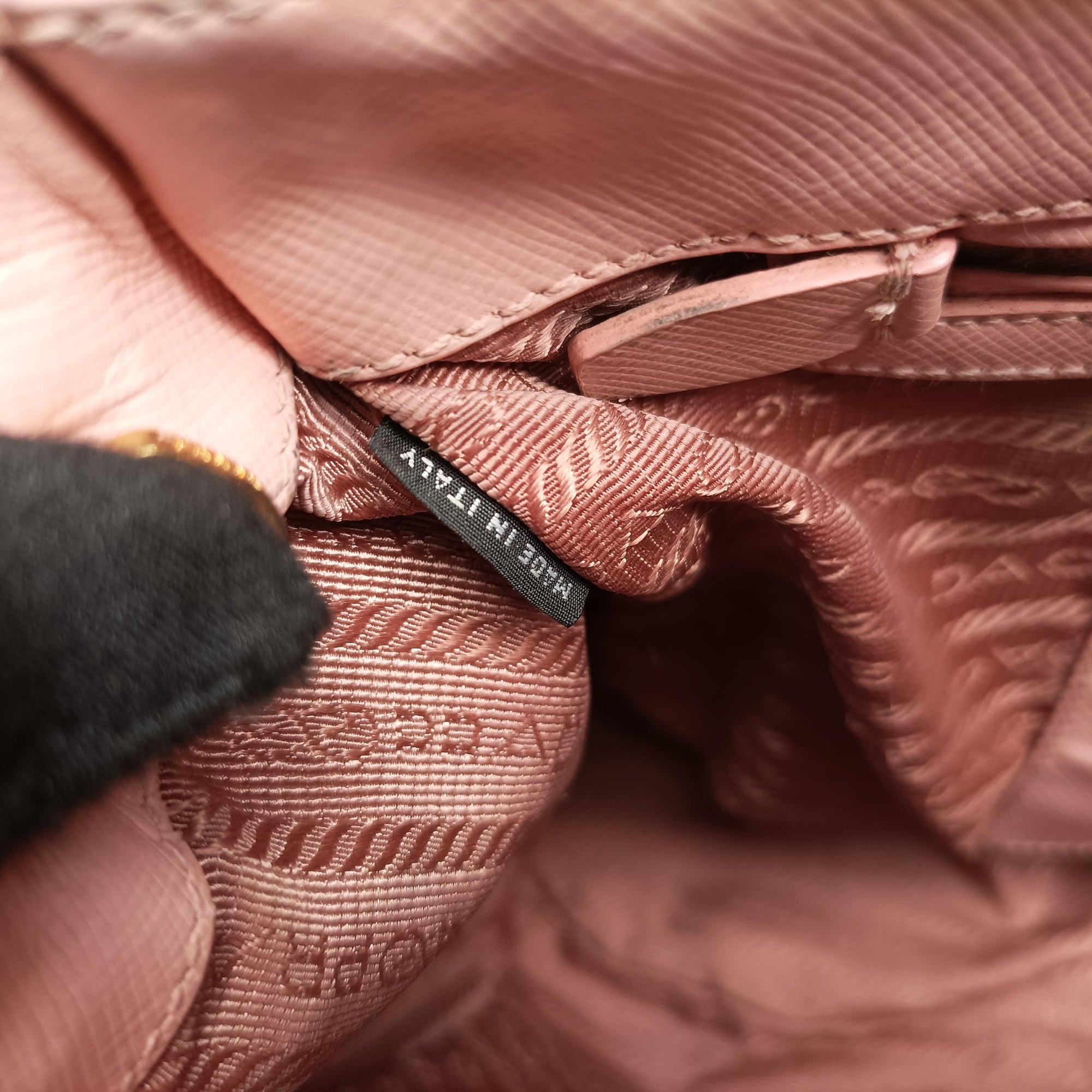 Pre-owned Prada Galleria Pink SAFFIANO Leather BN1786 handbag | stylenewstar