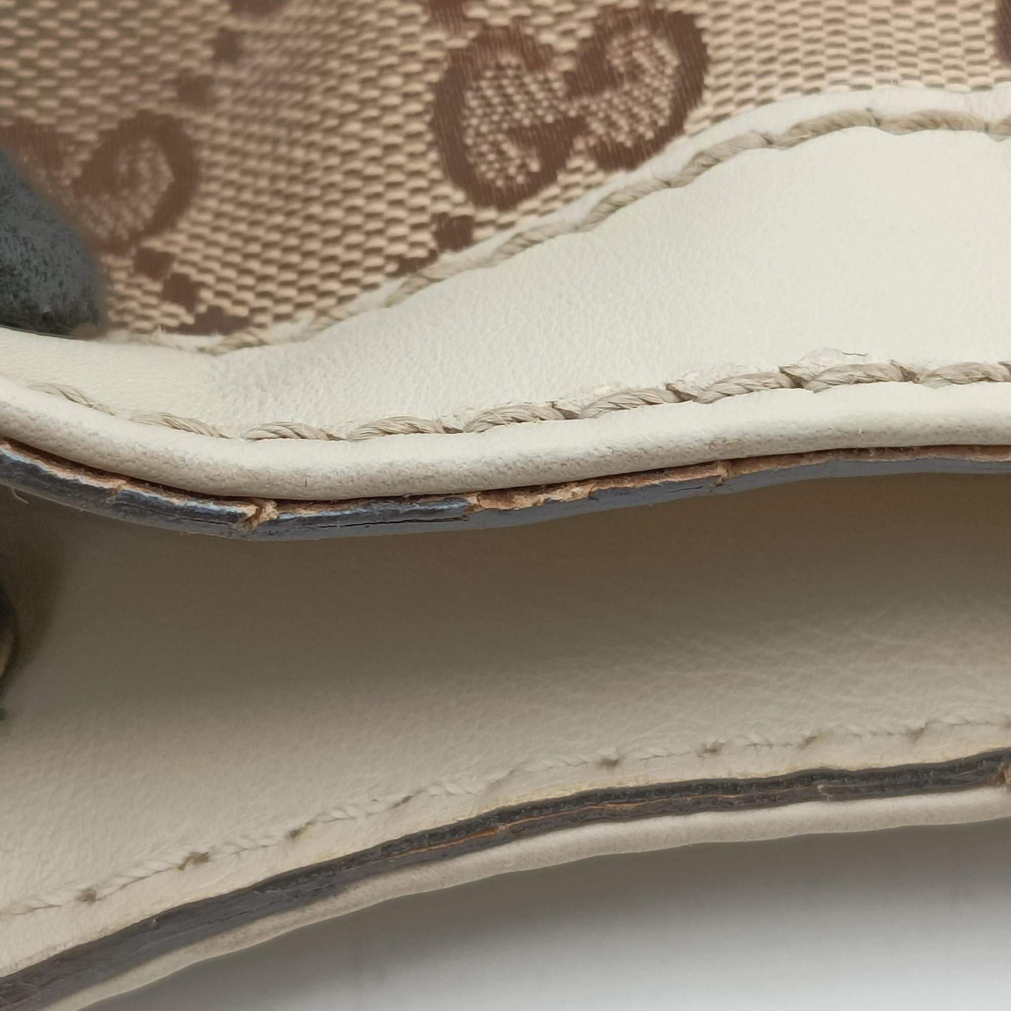Pre-owned Gucci Sukey White×Beige canvas×leather 211943 handbag | stylenewstar