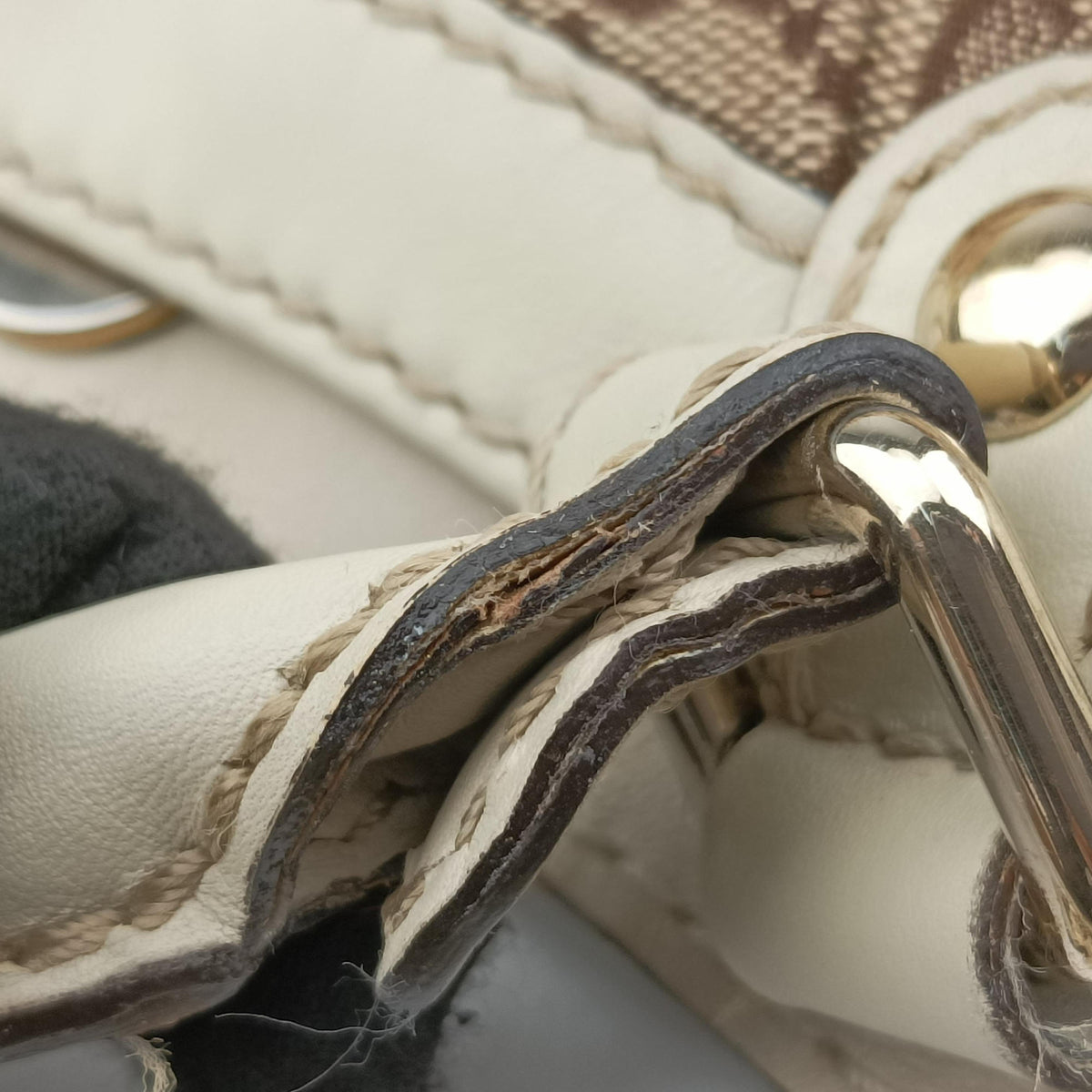 Pre-owned Gucci Sukey White×Beige canvas×leather 211943 handbag | stylenewstar
