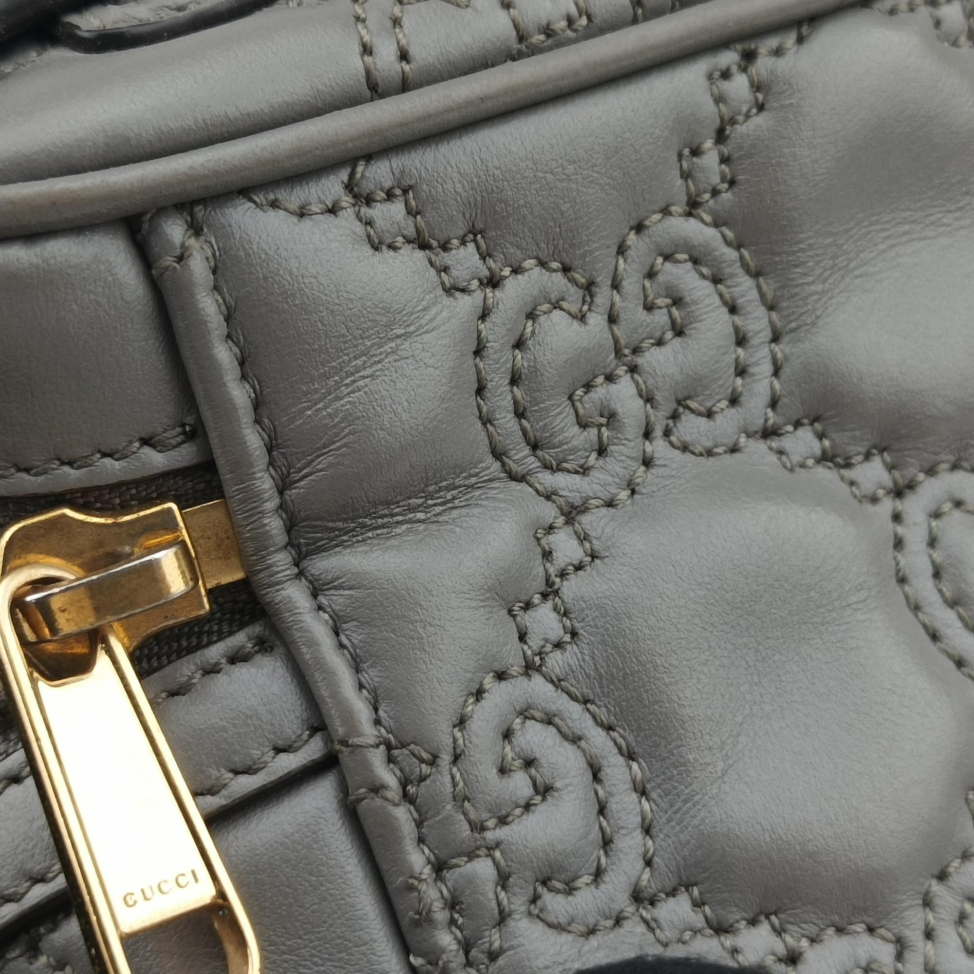 Pre-owned Gucci GG Matelasse Grey Leather 723770 shoulderbag | stylenewstar