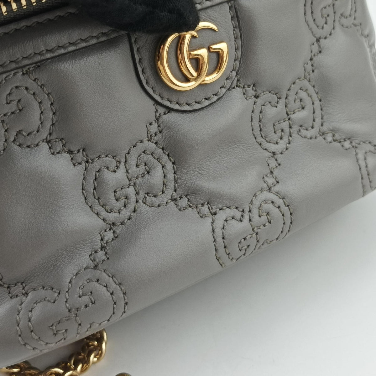 Pre-owned Gucci GG Matelasse Grey Leather 723770 shoulderbag | stylenewstar