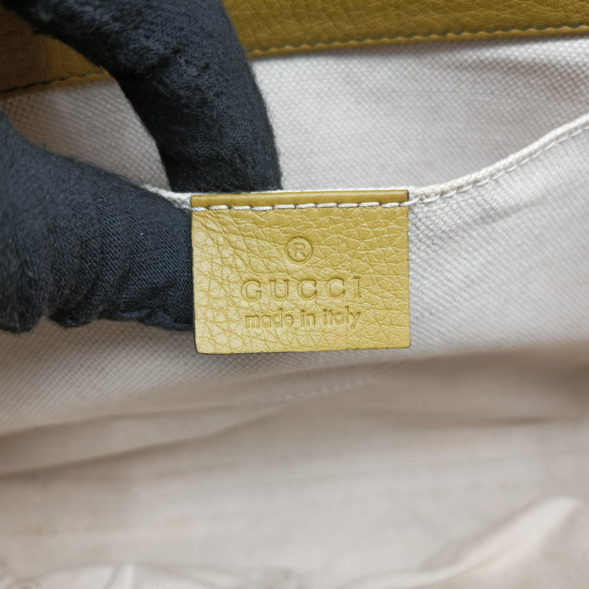 Pre-owned Gucci Emily Yellow Leather 295402 shoulderbag | stylenewstar