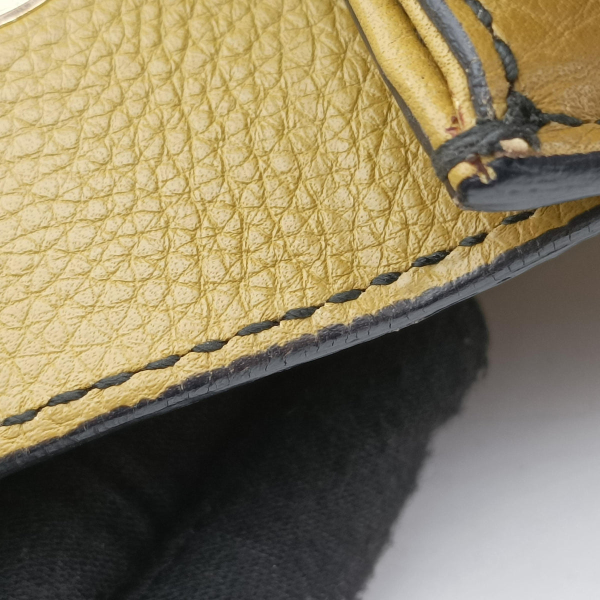 Pre-owned Gucci Emily Yellow Leather 295402 shoulderbag | stylenewstar