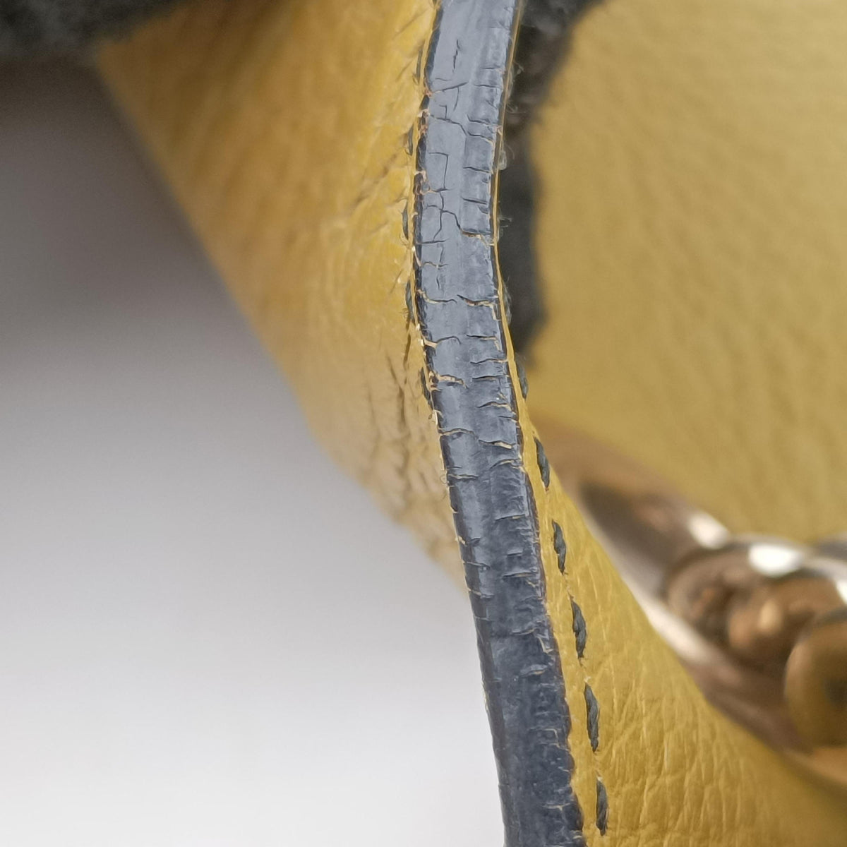 Pre-owned Gucci Emily Yellow Leather 295402 shoulderbag | stylenewstar