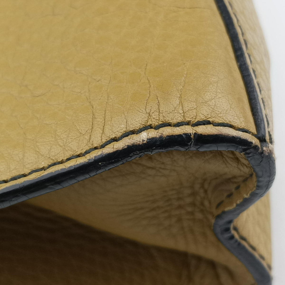 Pre-owned Gucci Emily Yellow Leather 295402 shoulderbag | stylenewstar