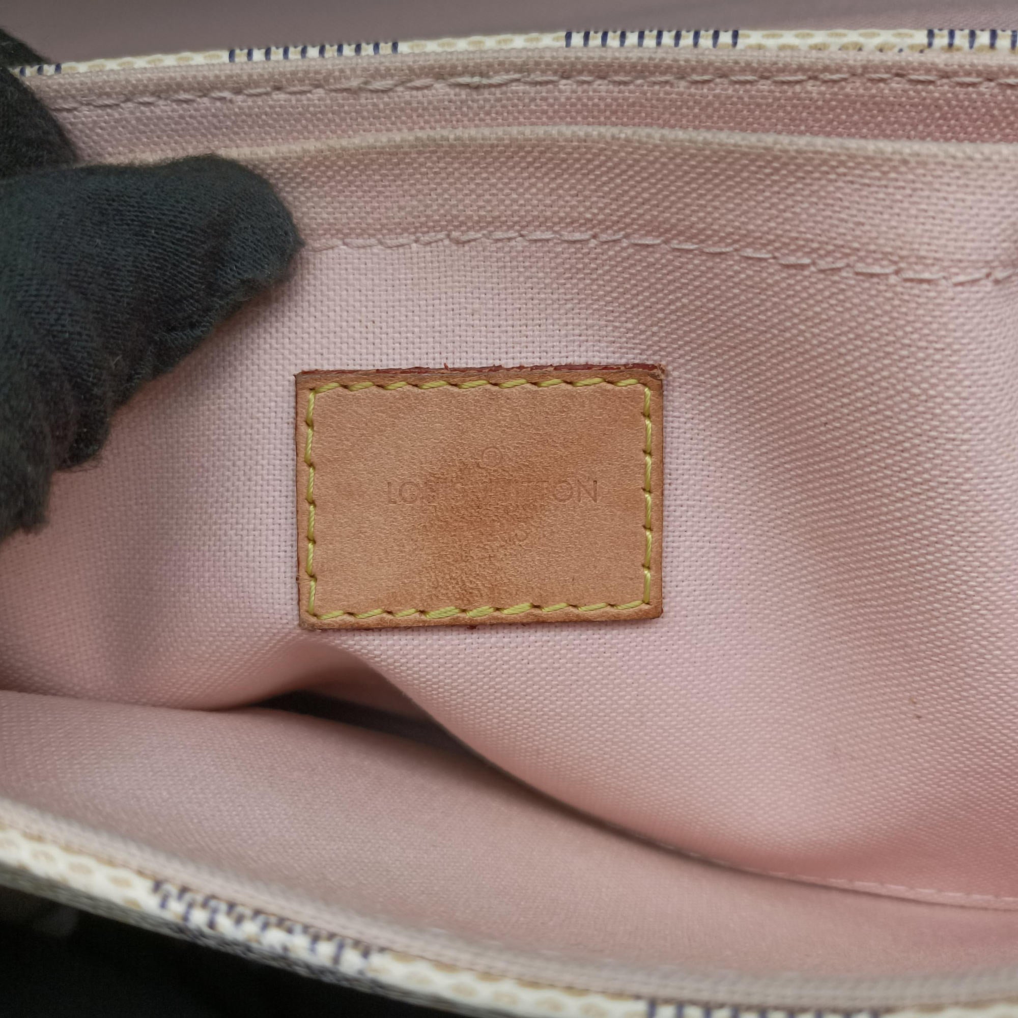 Secondhand Louis Vuitton CROISETTE Azur Damier Canvas N41581 shoulderbag | stylenewstar