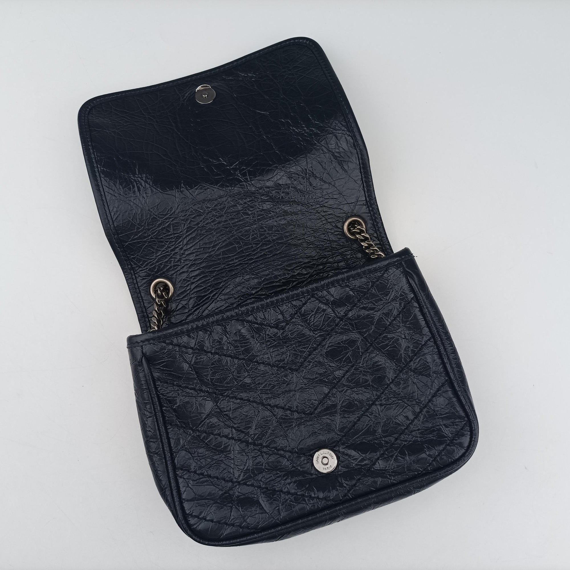Secondhand Yves Saint Laurent Niki Navy Leather 583103 shoulderbag | stylenewstar