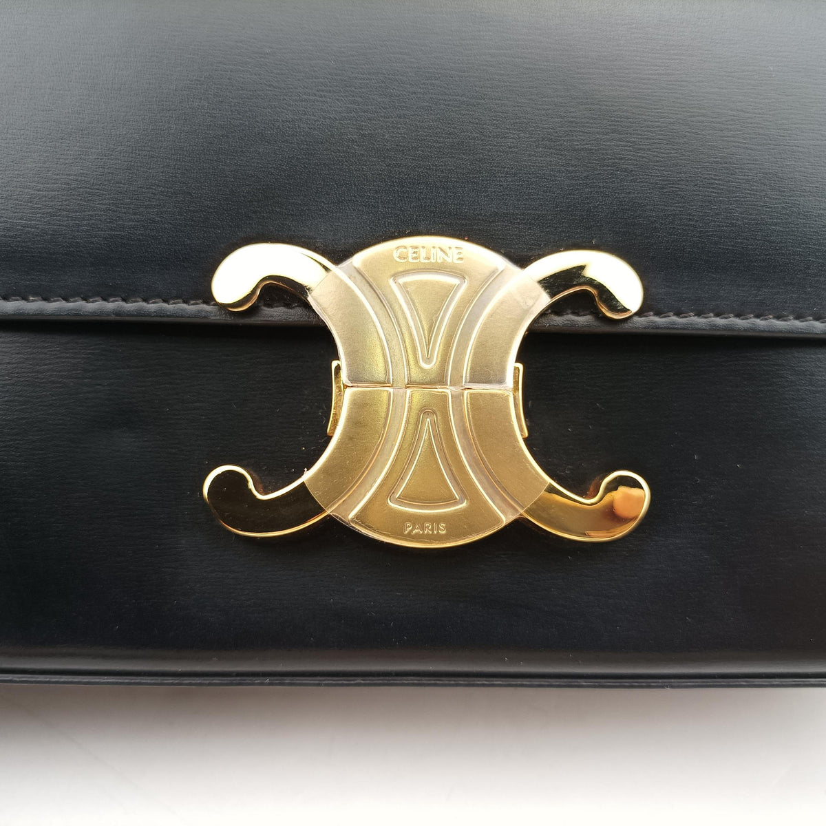 Secondhand Celine Claude Triomphe Black Leather  shoulderbag | stylenewstar