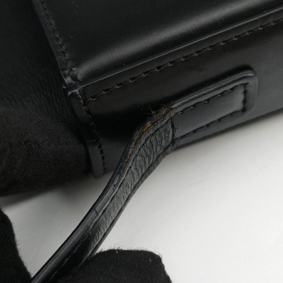 Secondhand Celine Claude Triomphe Black Leather  shoulderbag | stylenewstar