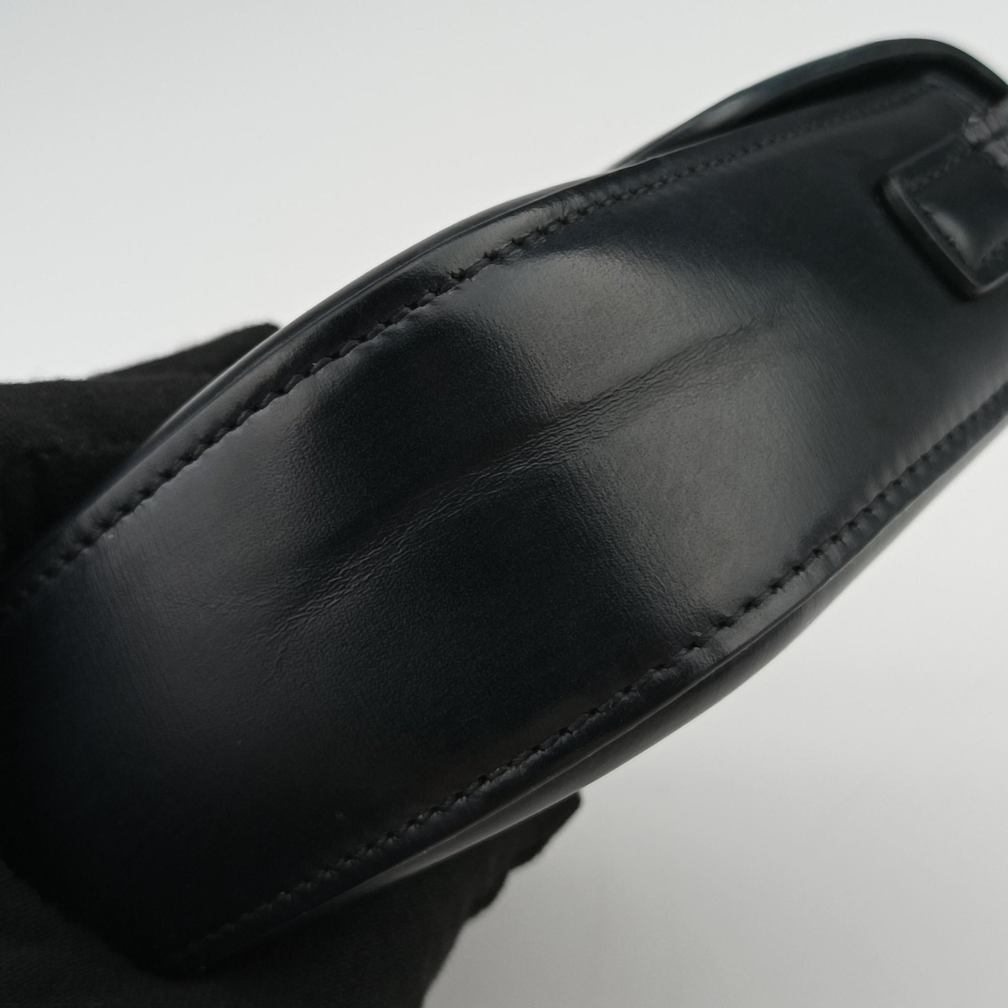 Secondhand Celine Claude Triomphe Black Leather  shoulderbag | stylenewstar