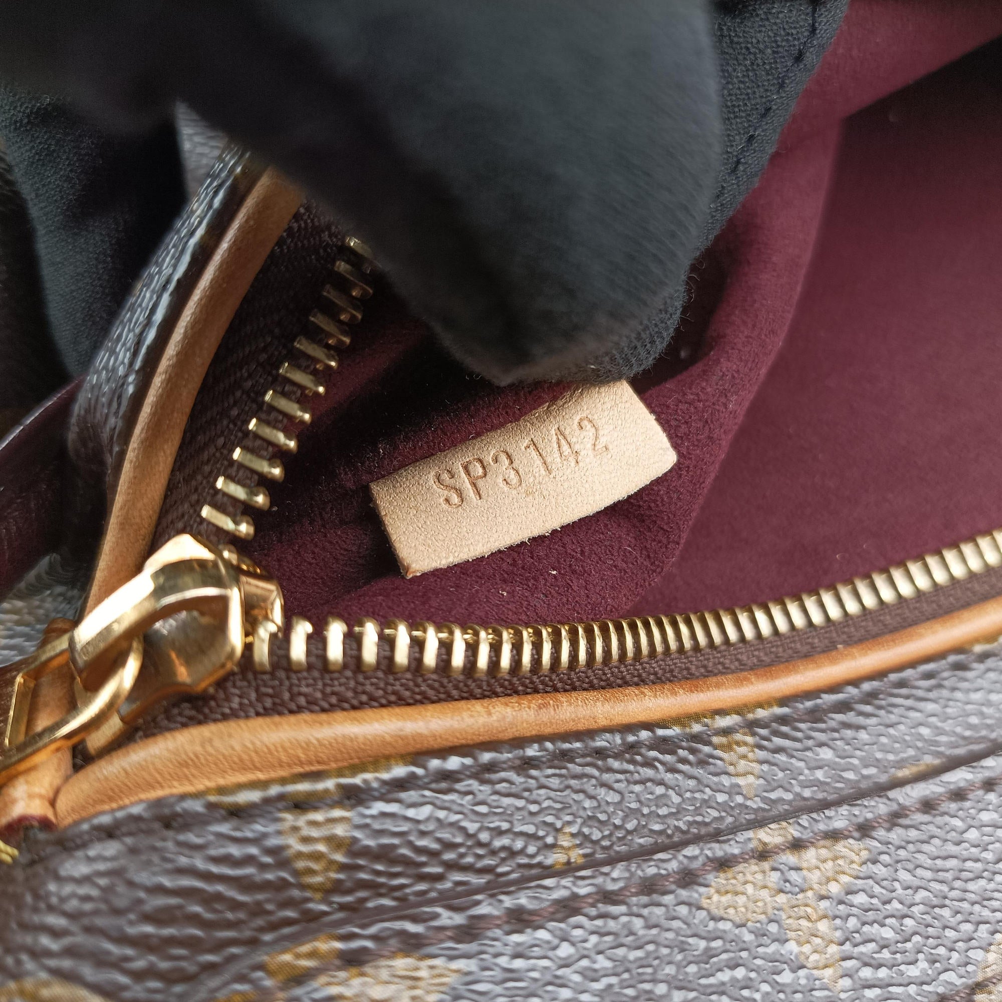 Vintage Louis Vuitton OLYMPE Brown×QUETSCHE Monogram Canvas×calf leather M40926 handbag | stylenewstar