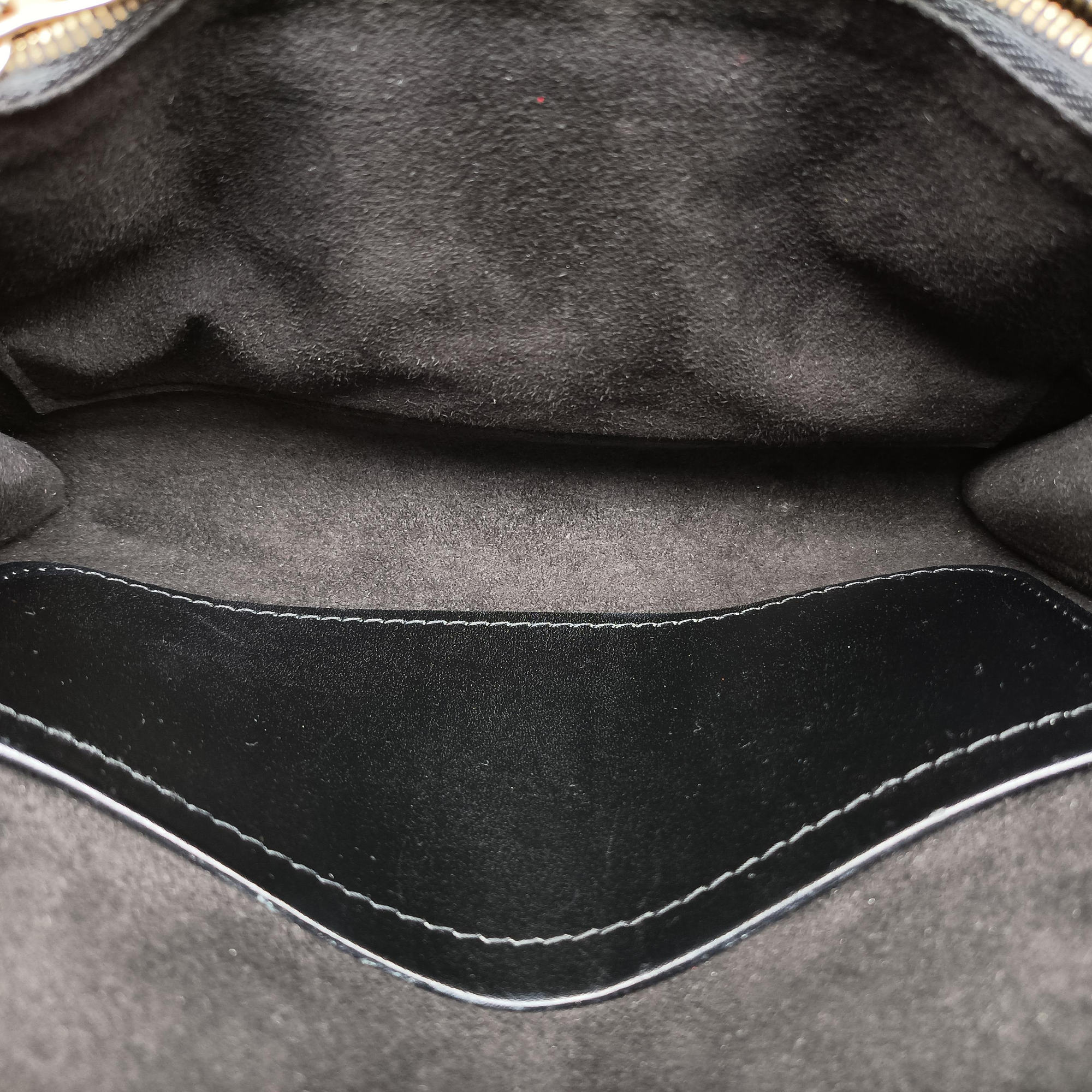 Pre-owned Louis Vuitton Pochette Louise GM Noir leather M51631 shoulderbag | stylenewstar