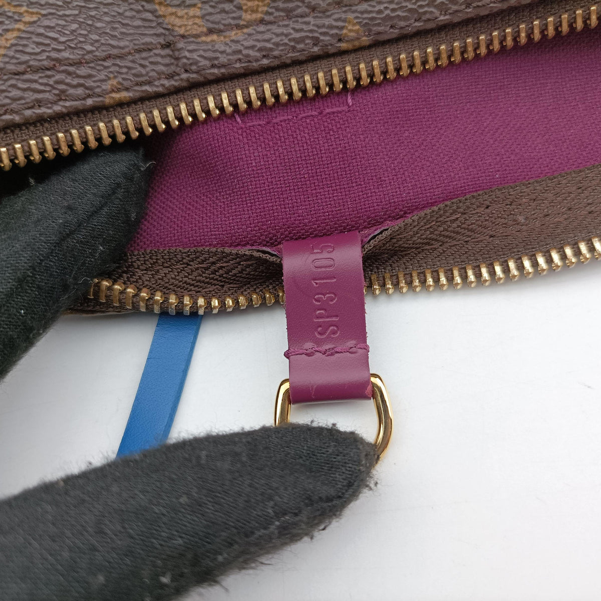 Vintage Louis Vuitton Speedy30 brown×Magenta Monogram Totem M41666 handbag | stylenewstar