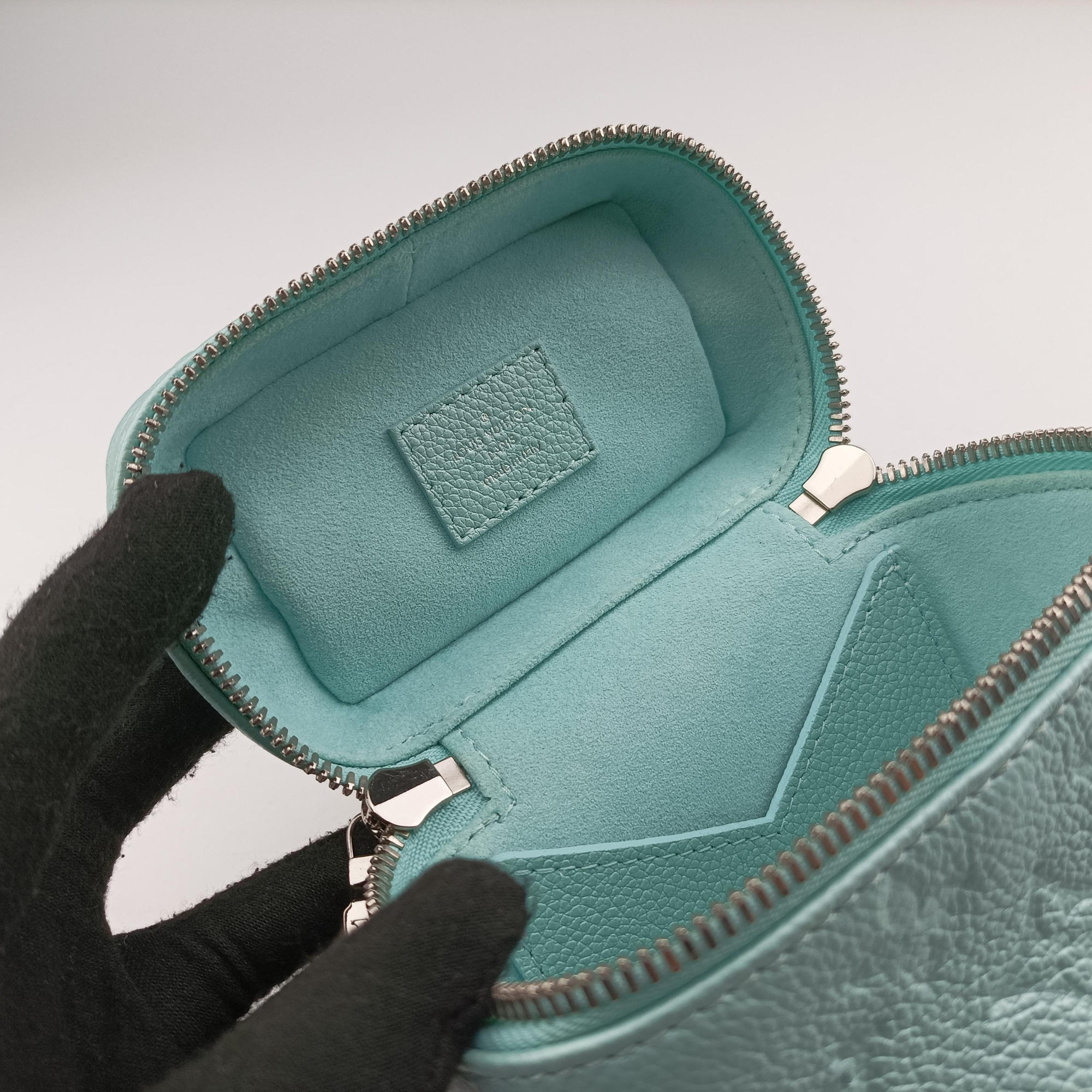 Pre-owned Louis Vuitton Micro Vanity pearlescent blue Monogram Empreinte M82193 shoulderbag | stylenewstar