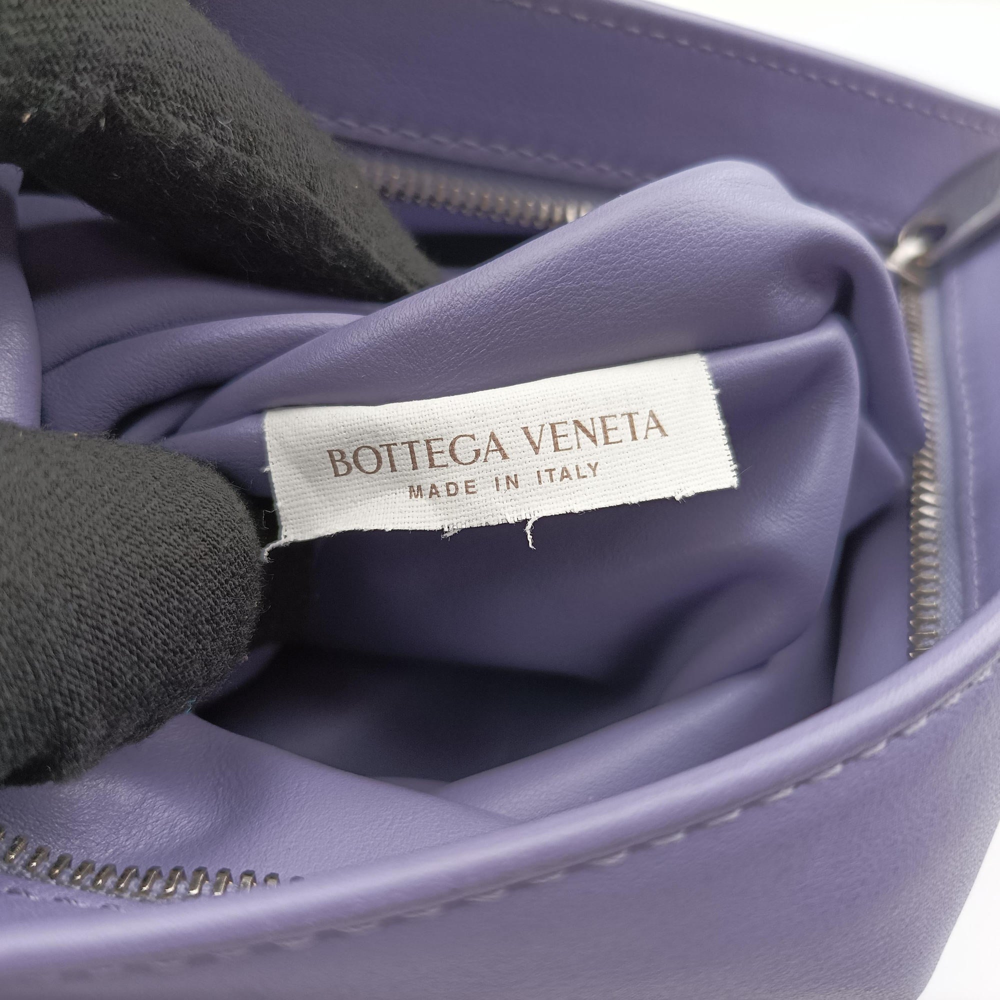 Pre-owned Bottega Veneta The TWIST Purple lambskin  clutchbag | stylenewstar