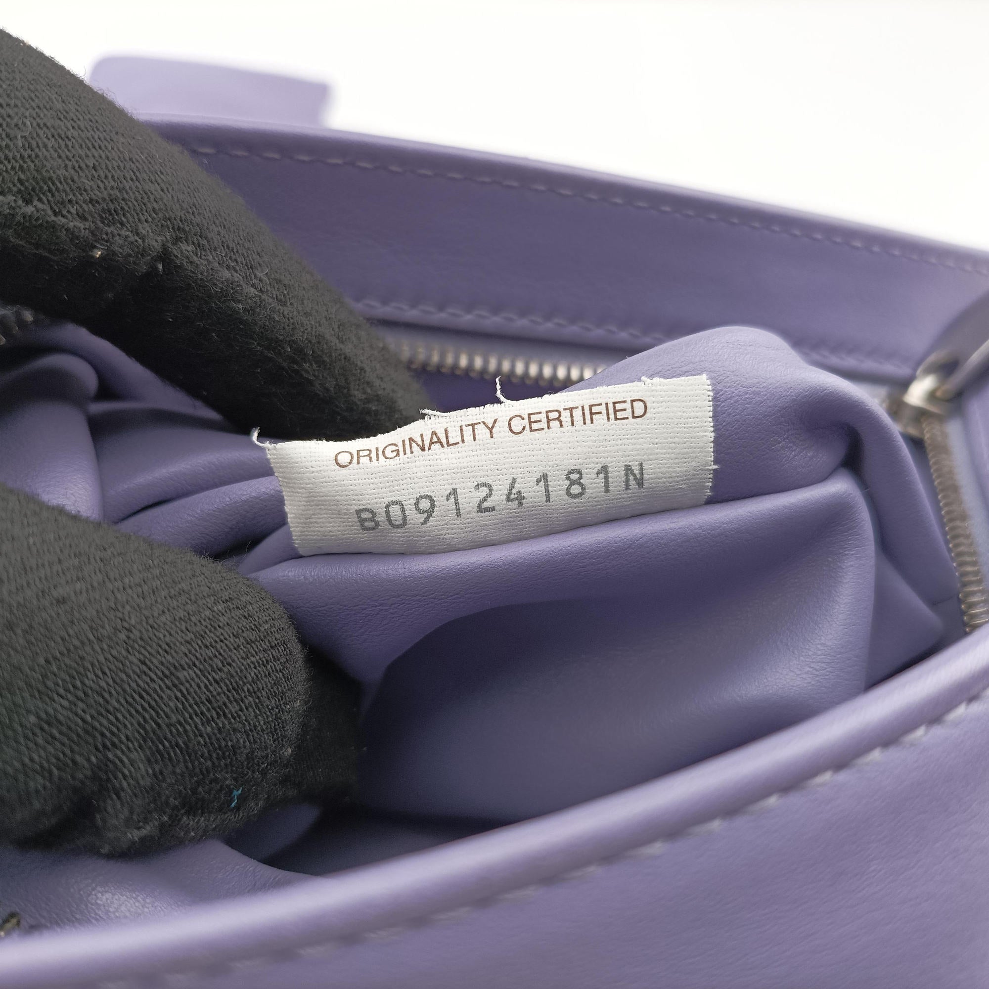 Pre-owned Bottega Veneta The TWIST Purple lambskin  clutchbag | stylenewstar