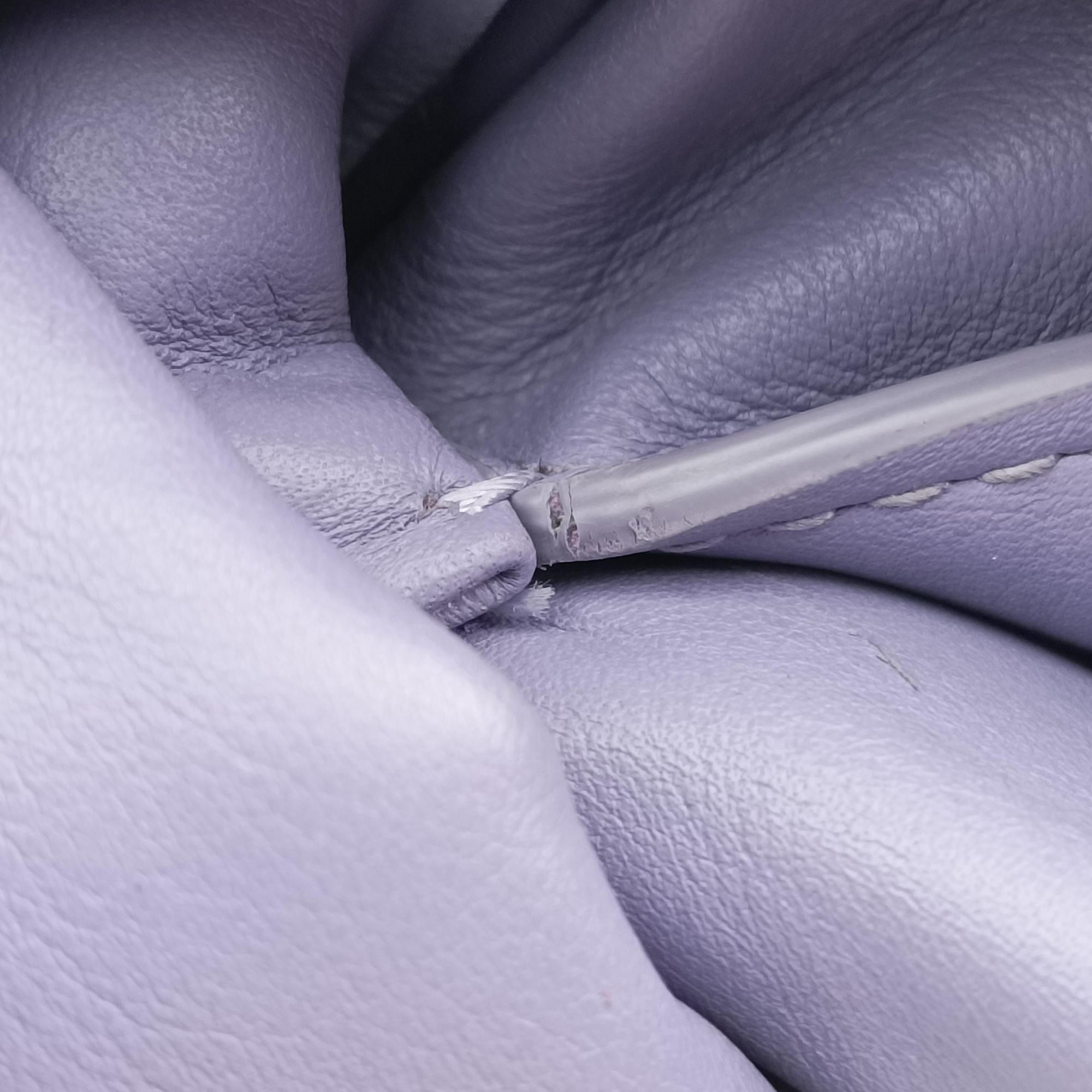 Pre-owned Bottega Veneta The TWIST Purple lambskin  clutchbag | stylenewstar