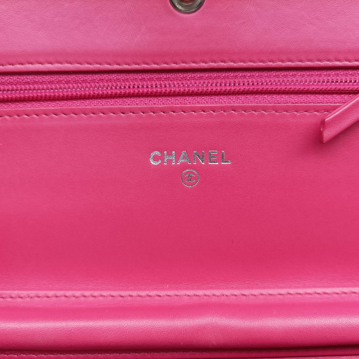 Secondhand Chanel BOY CHANEL Chain Wallet Rose velour A68911 shoulderbag | stylenewstar