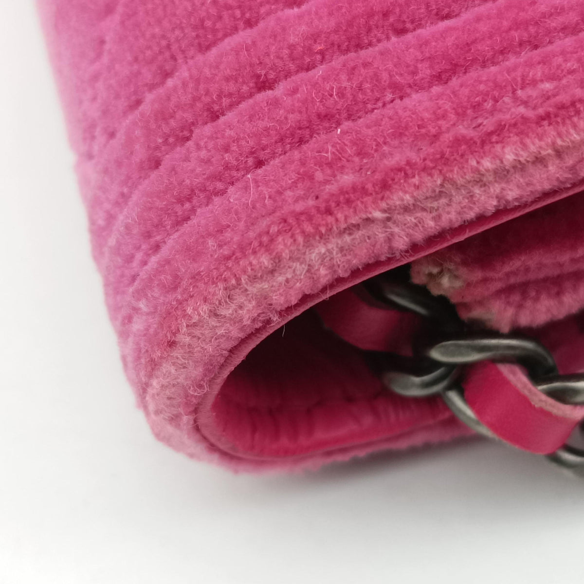 Secondhand Chanel BOY CHANEL Chain Wallet Rose velour A68911 shoulderbag | stylenewstar