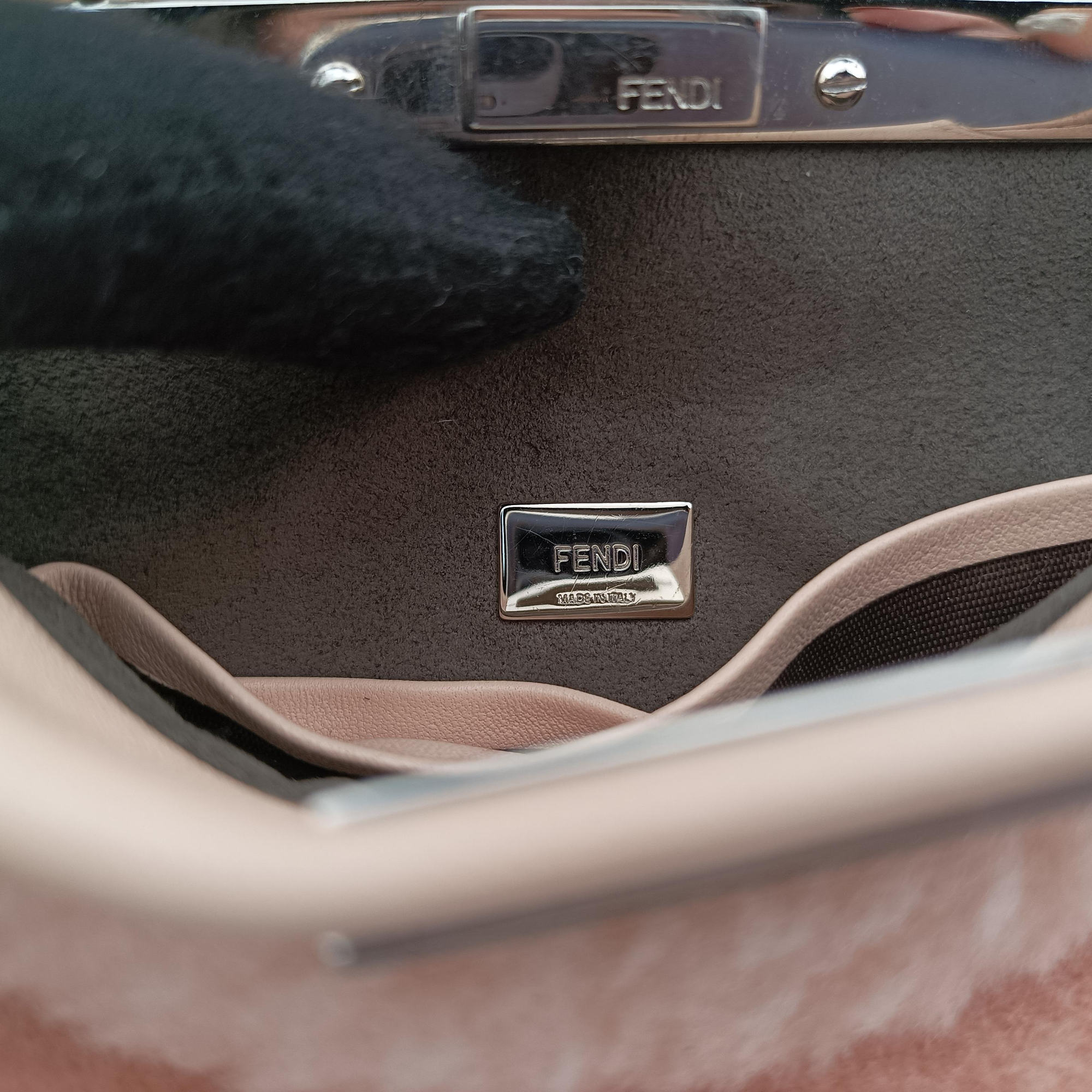 Pre-owned Fendi Micro Peekaboo Pink Leather × Pile 8M0355 shoulderbag | stylenewstar
