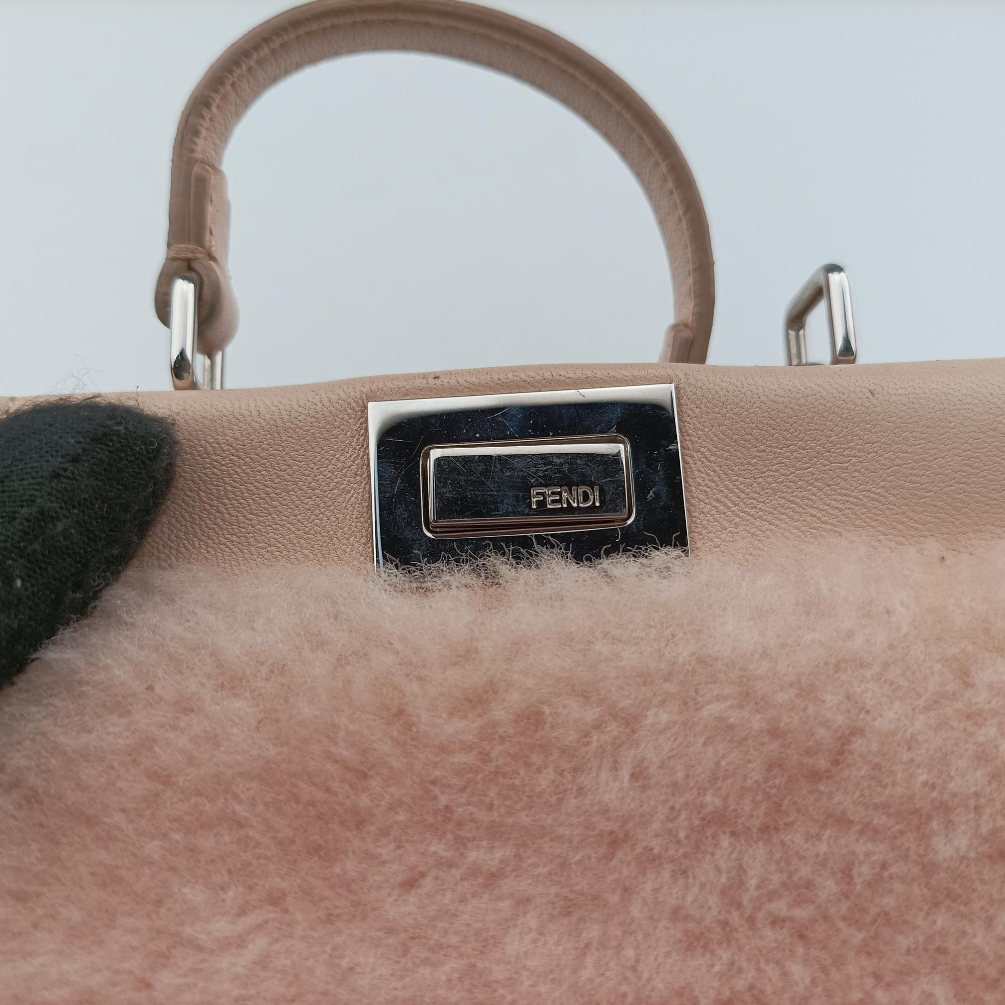 Pre-owned Fendi Micro Peekaboo Pink Leather × Pile 8M0355 shoulderbag | stylenewstar