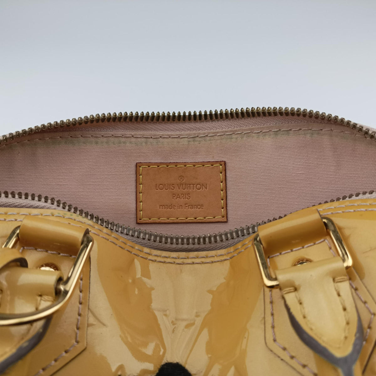 Pre-owned Louis Vuitton Alma BB Rose Velours Vernis M91752 handbag | stylenewstar