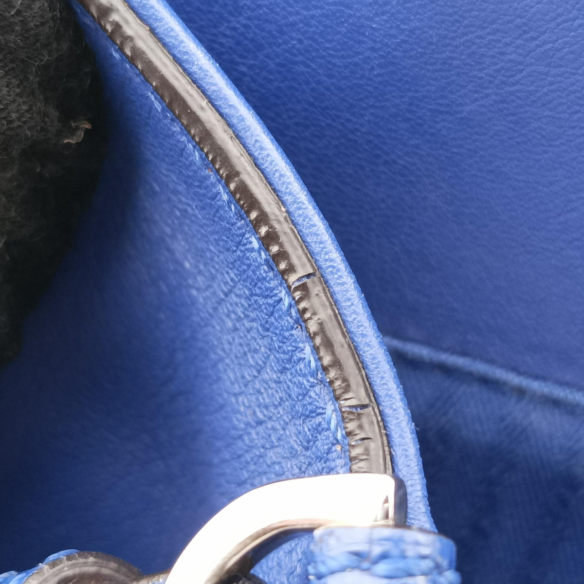 Vintage Fendi Petite 2 JOURS Blue Leather 8BH253 shoulderbag | stylenewstar