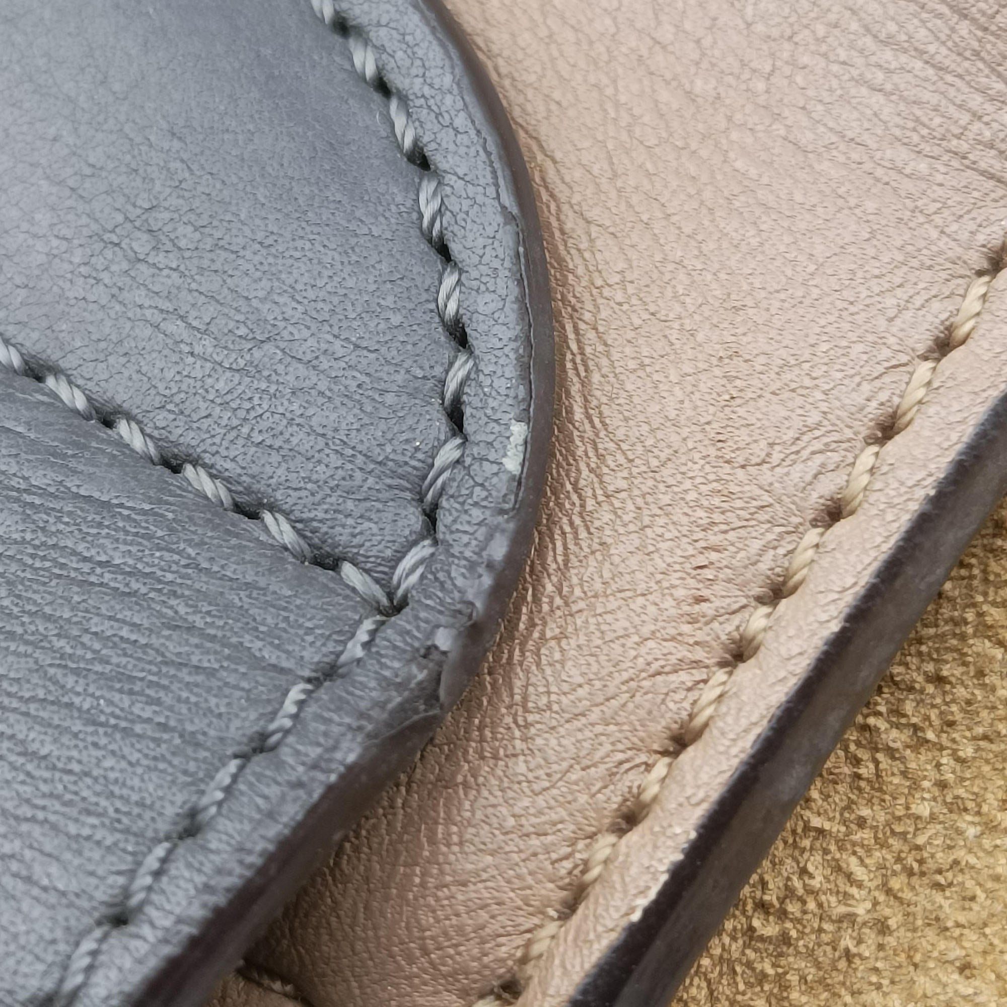 Vintage Celine Trapeze Beige× Gray×brown Suede × leather  shoulderbag | stylenewstar