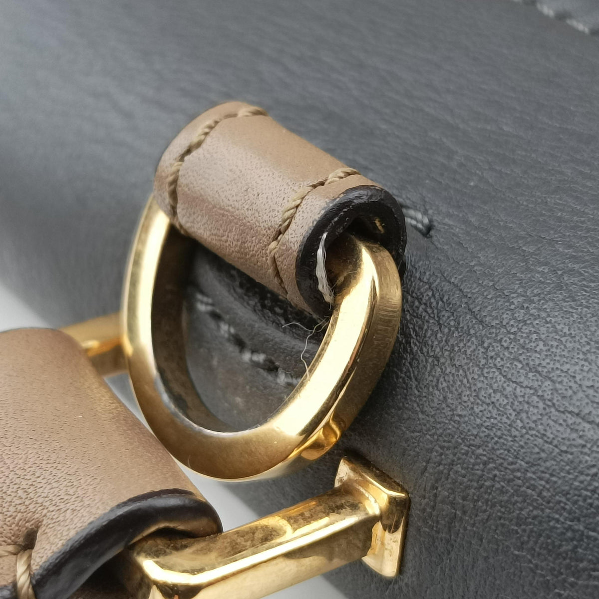 Vintage Celine Trapeze Beige× Gray×brown Suede × leather  shoulderbag | stylenewstar