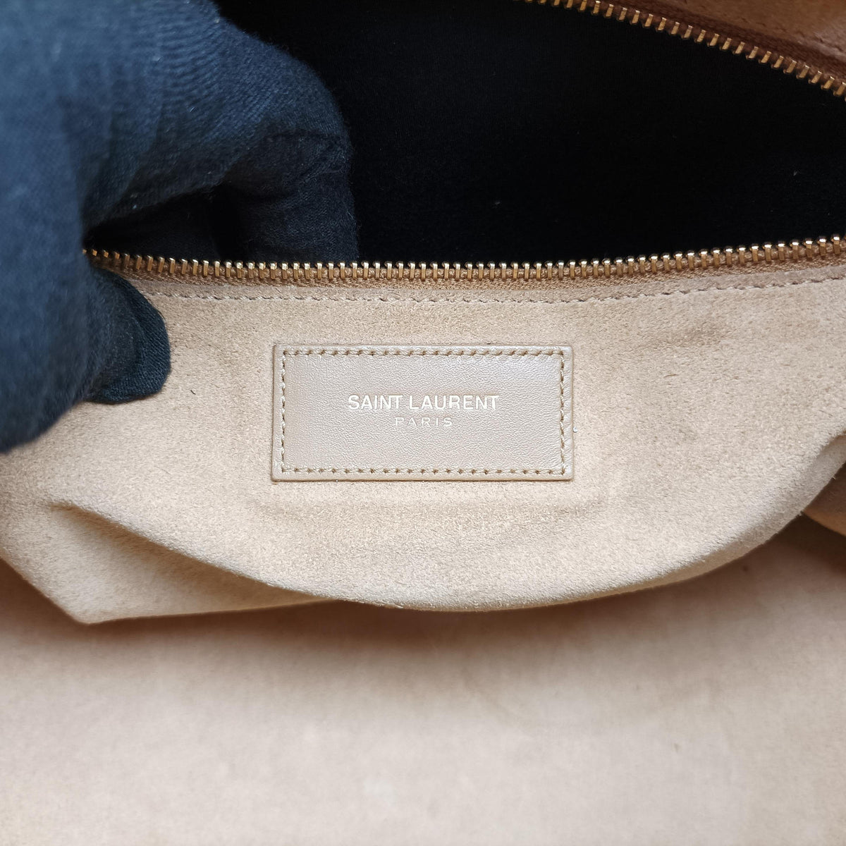 Vintage Yves Saint Laurent CLASSIC DUFFEL6 Black × Khaki Leather 322049 shoulderbag | stylenewstar