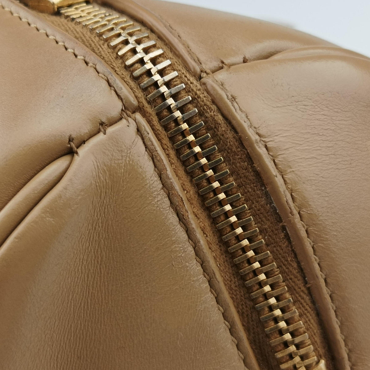 Vintage Yves Saint Laurent CLASSIC DUFFEL6 Black × Khaki Leather 322049 shoulderbag | stylenewstar