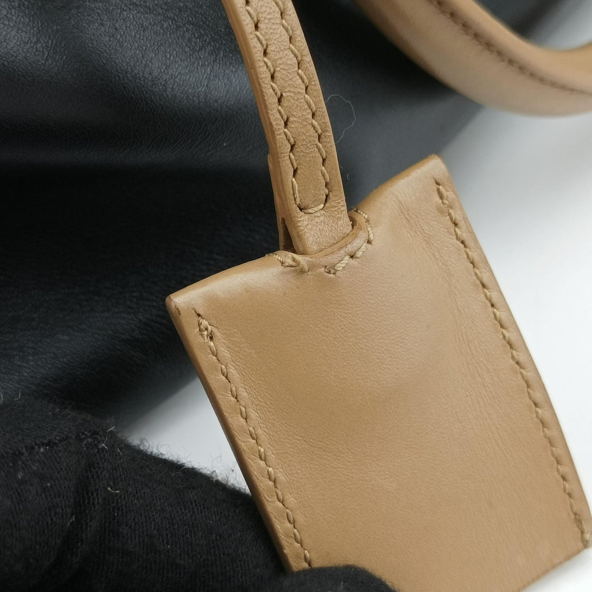 Vintage Yves Saint Laurent CLASSIC DUFFEL6 Black × Khaki Leather 322049 shoulderbag | stylenewstar
