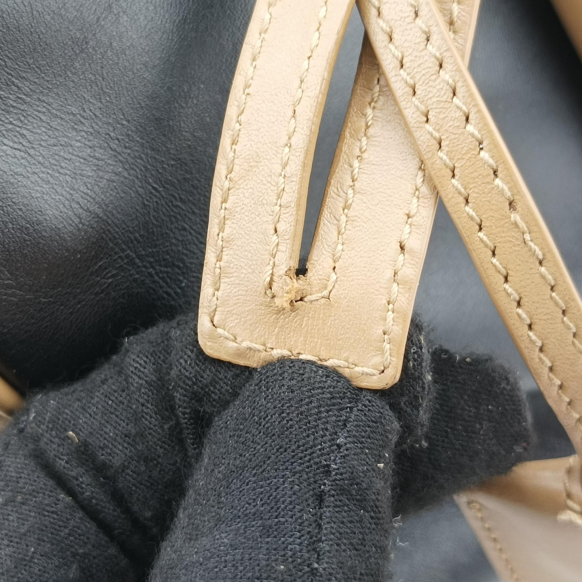 Vintage Yves Saint Laurent CLASSIC DUFFEL6 Black × Khaki Leather 322049 shoulderbag | stylenewstar