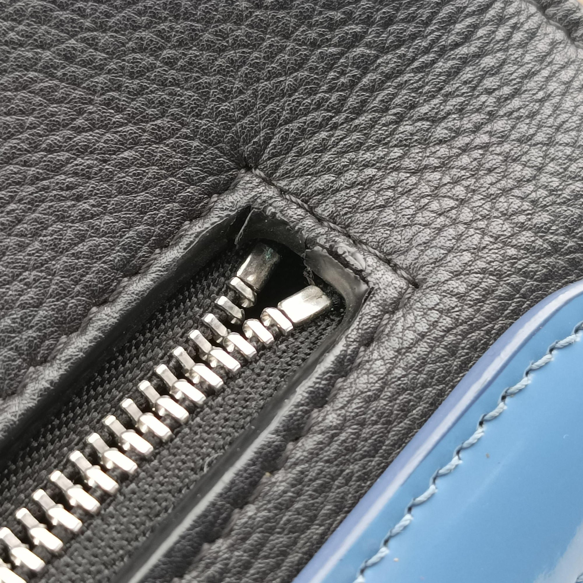 Pre-owned Celine Trapeze Blue×Black×Beige leather  shoulderbag | stylenewstar