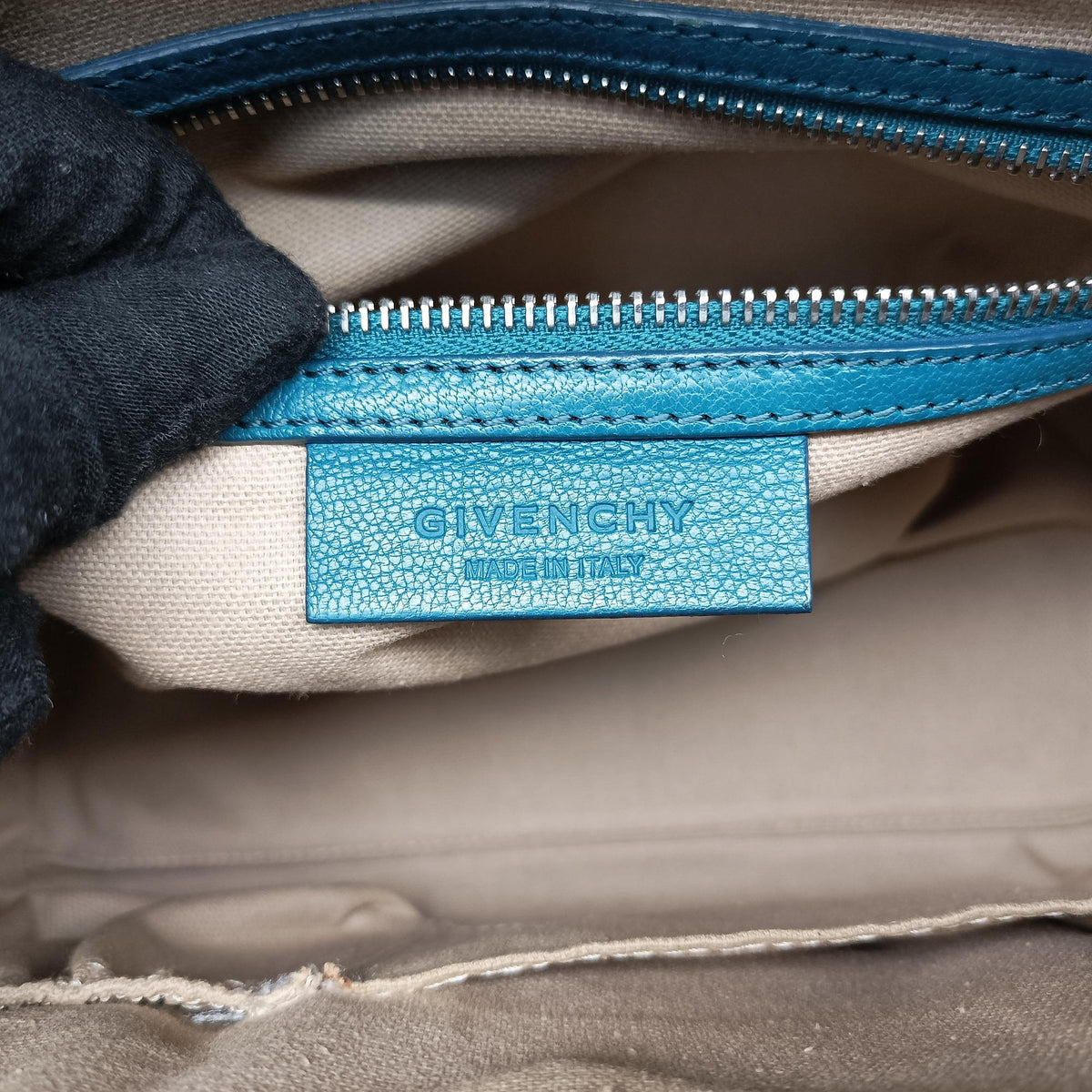 Secondhand Givenchy Antigona Blue leather  shoulderbag | stylenewstar