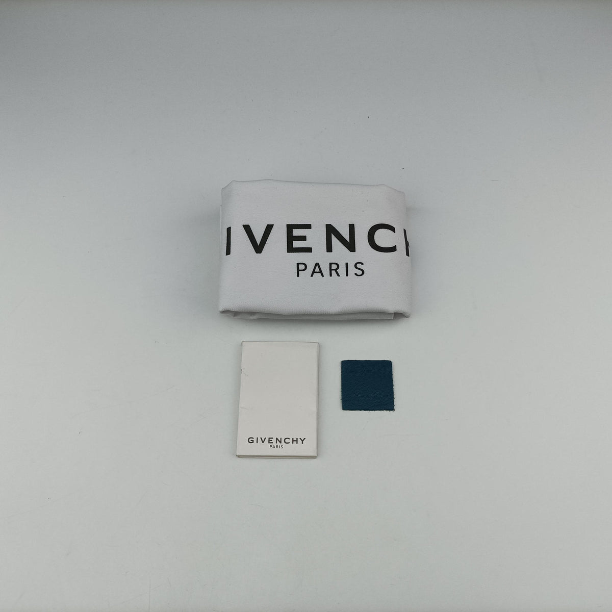 Secondhand Givenchy Antigona Blue leather  shoulderbag | stylenewstar