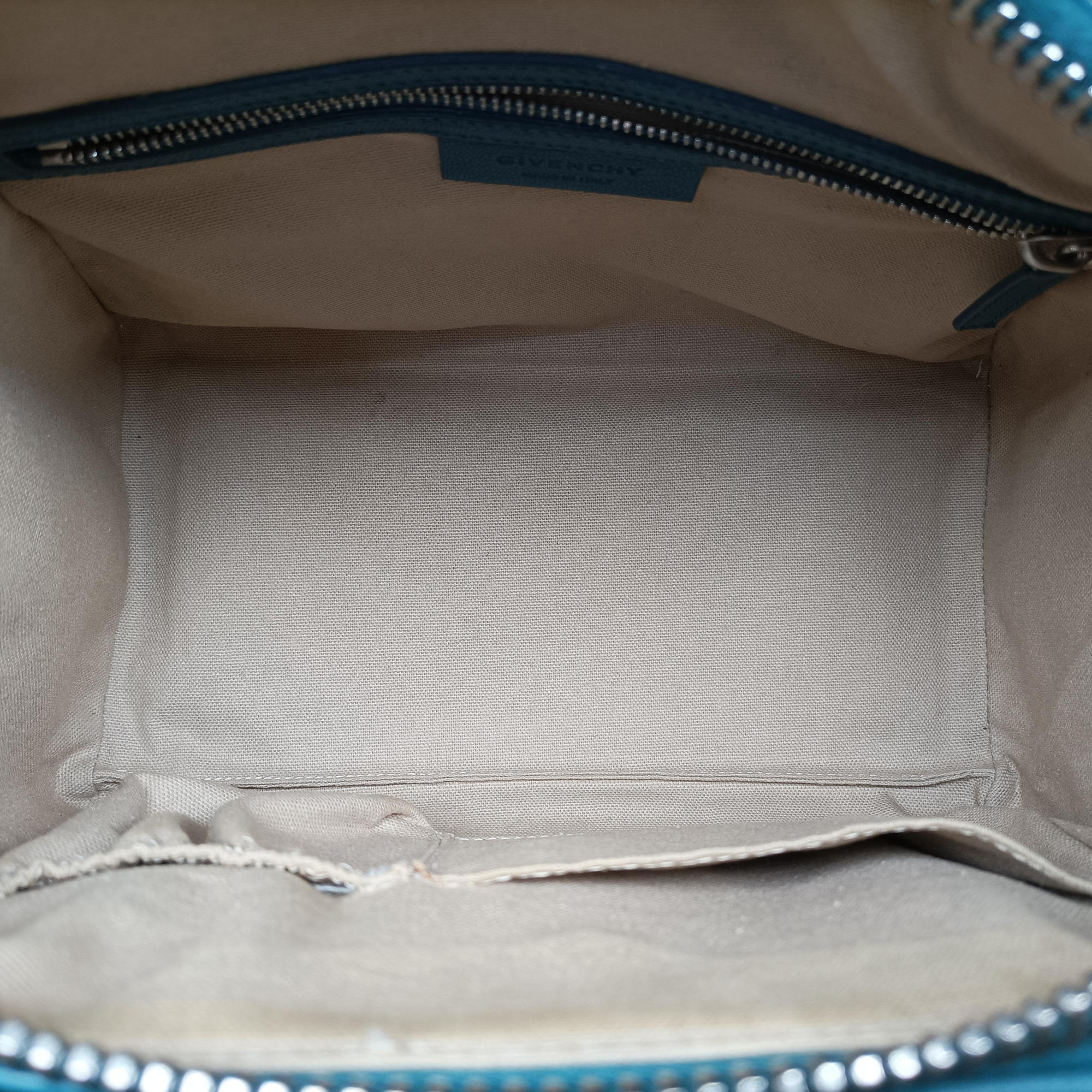 Secondhand Givenchy Antigona Blue leather  shoulderbag | stylenewstar
